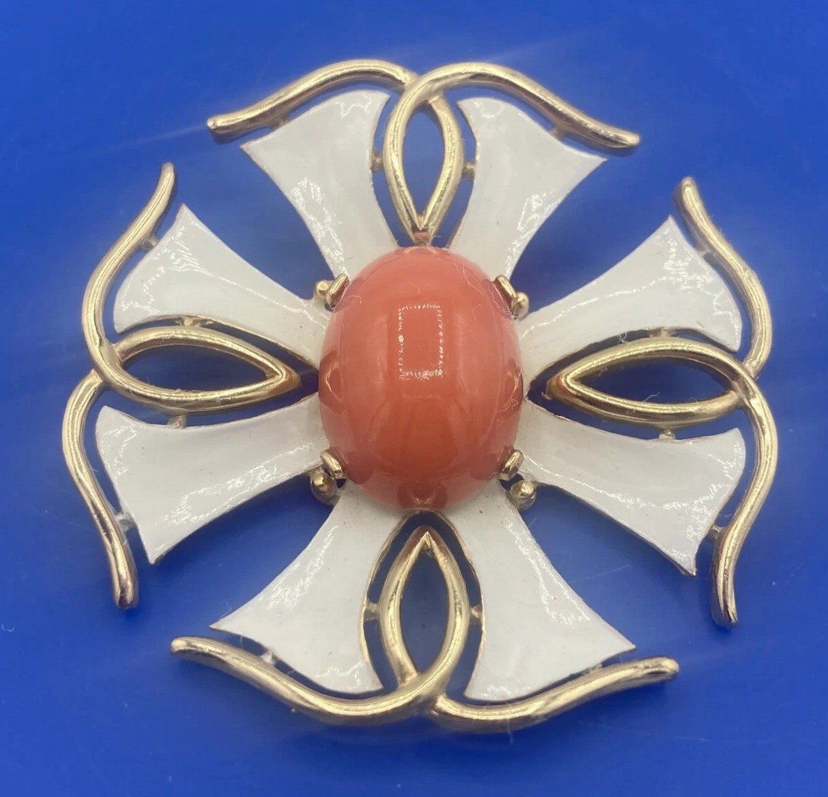 Vtg Crown Trifari Lucite Coral White Enamel Gold Maltese Cross Brooch Pin RARE