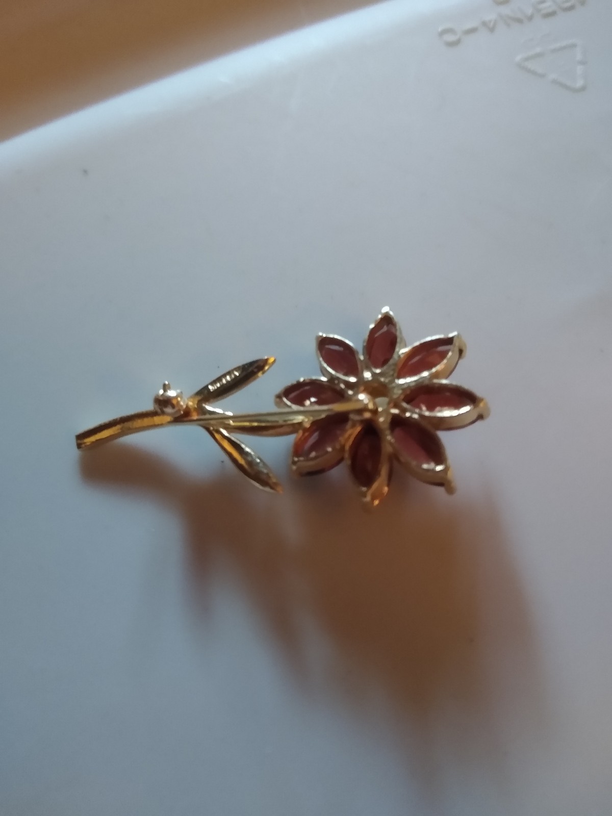 OPAL AND GARNET 14K YELLOW GOLD FLOWER PIN BROOCH
