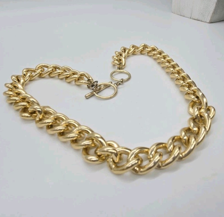 Gold Tone Link Necklace Collar Chunky 80’s style Couture Vintage Toggle 21 in