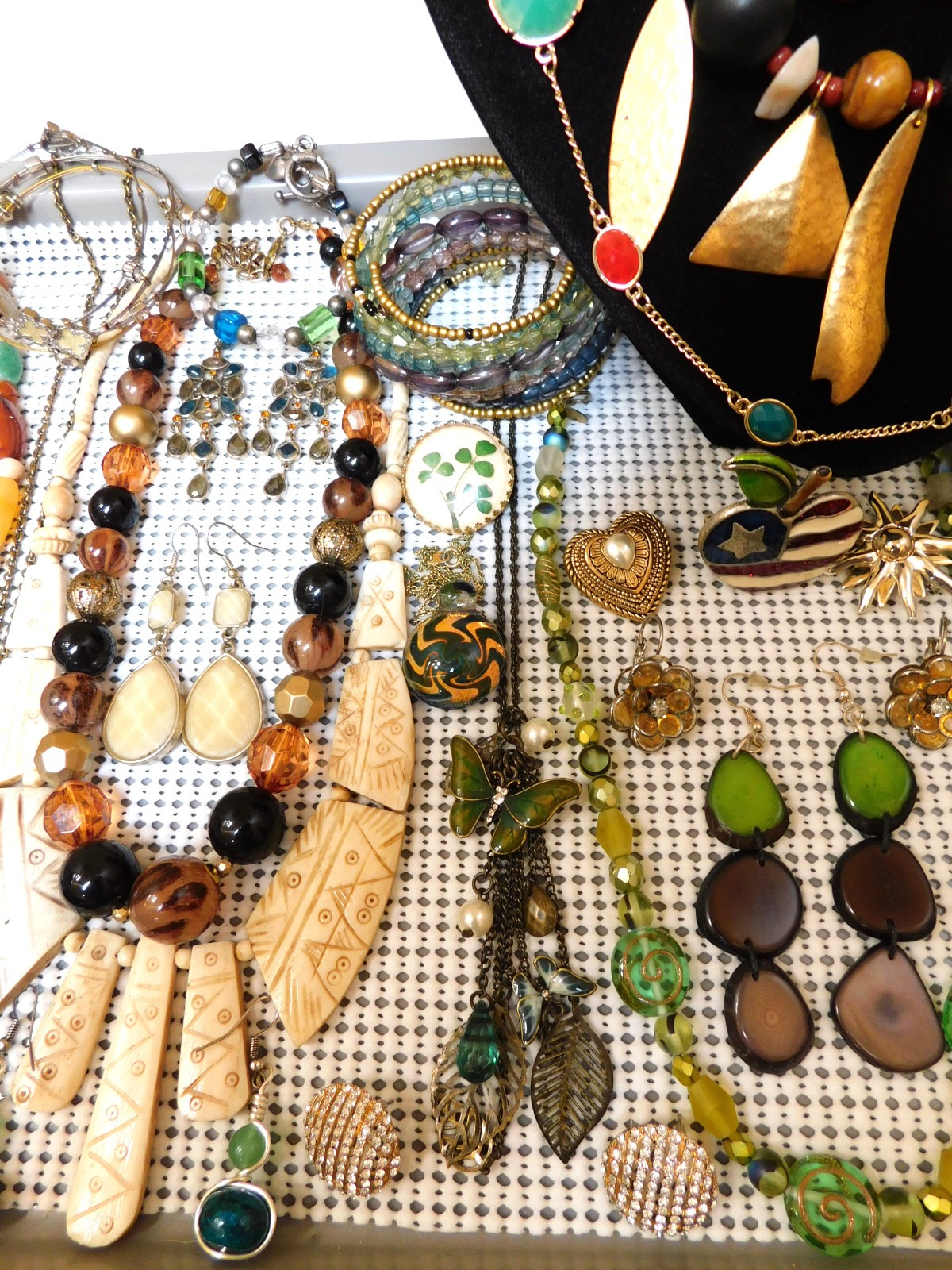Vintage & Mod Boho Hippy Style Costume Jewelry Lot 35 Piece All Ready to Wear