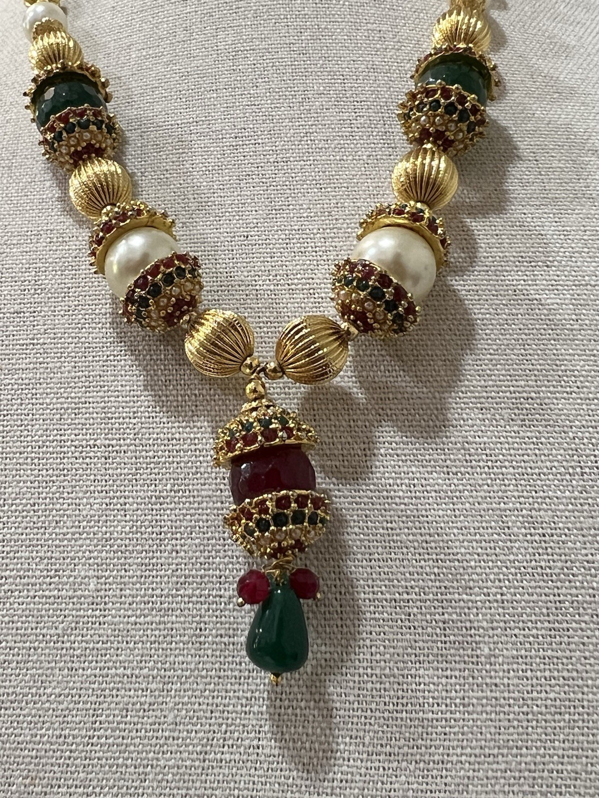Traditional Indian Style Necklace Gold Tone w Heavy Glass Beads Red Green Cream