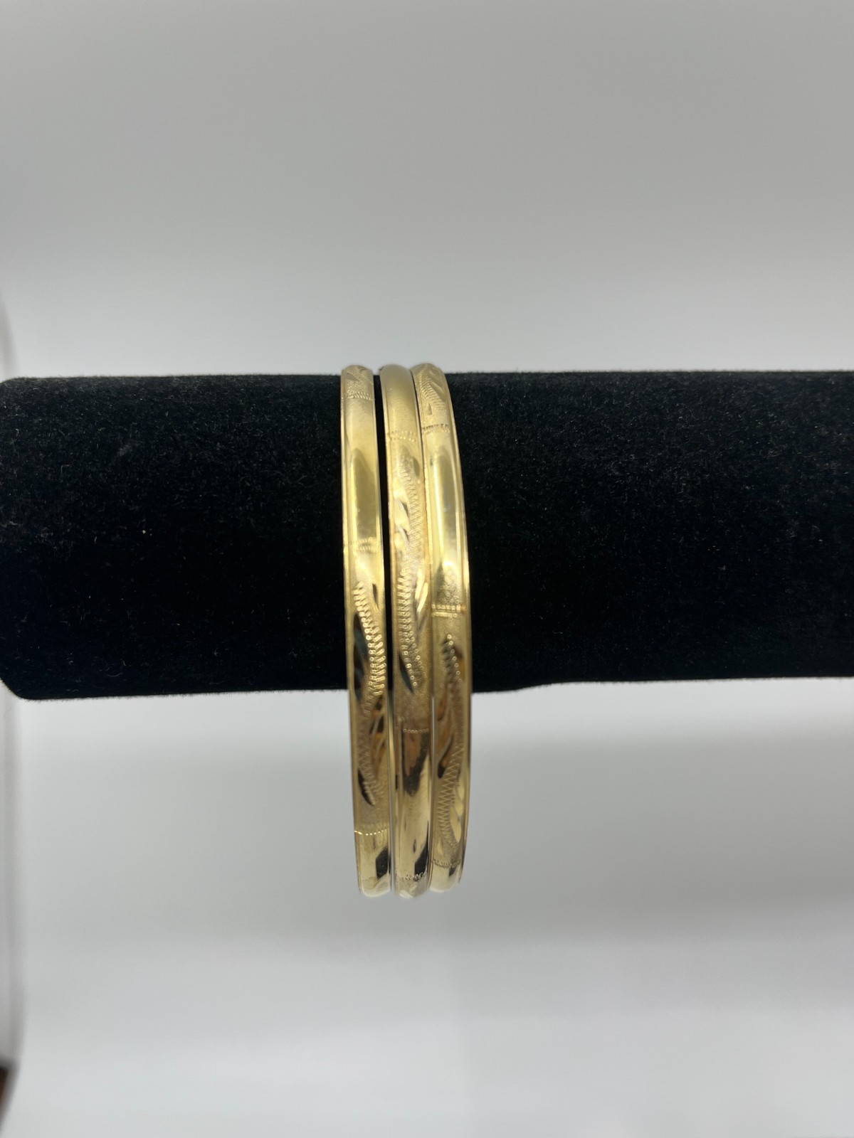 Vintage Gold Tone Bangle Bracelet Set 3 Etched Stackable Bangles Thin Slip On 8″