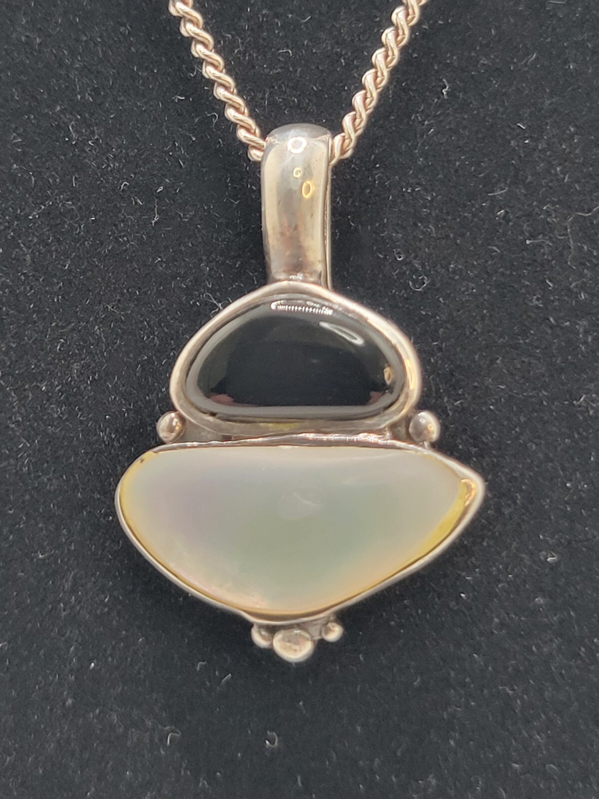 Vintage Black Onyx Mother of Pearl Pendant Necklace 925 Sterling Silver 20″ SW