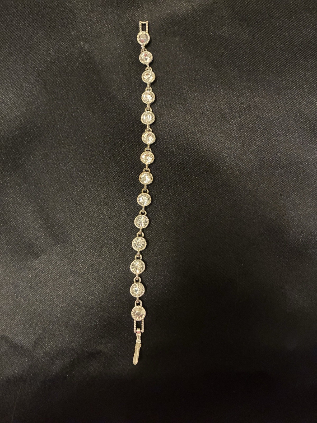 Avon Vintage Silver Tone Tennis Bracelet. Perfect For Any Occasion