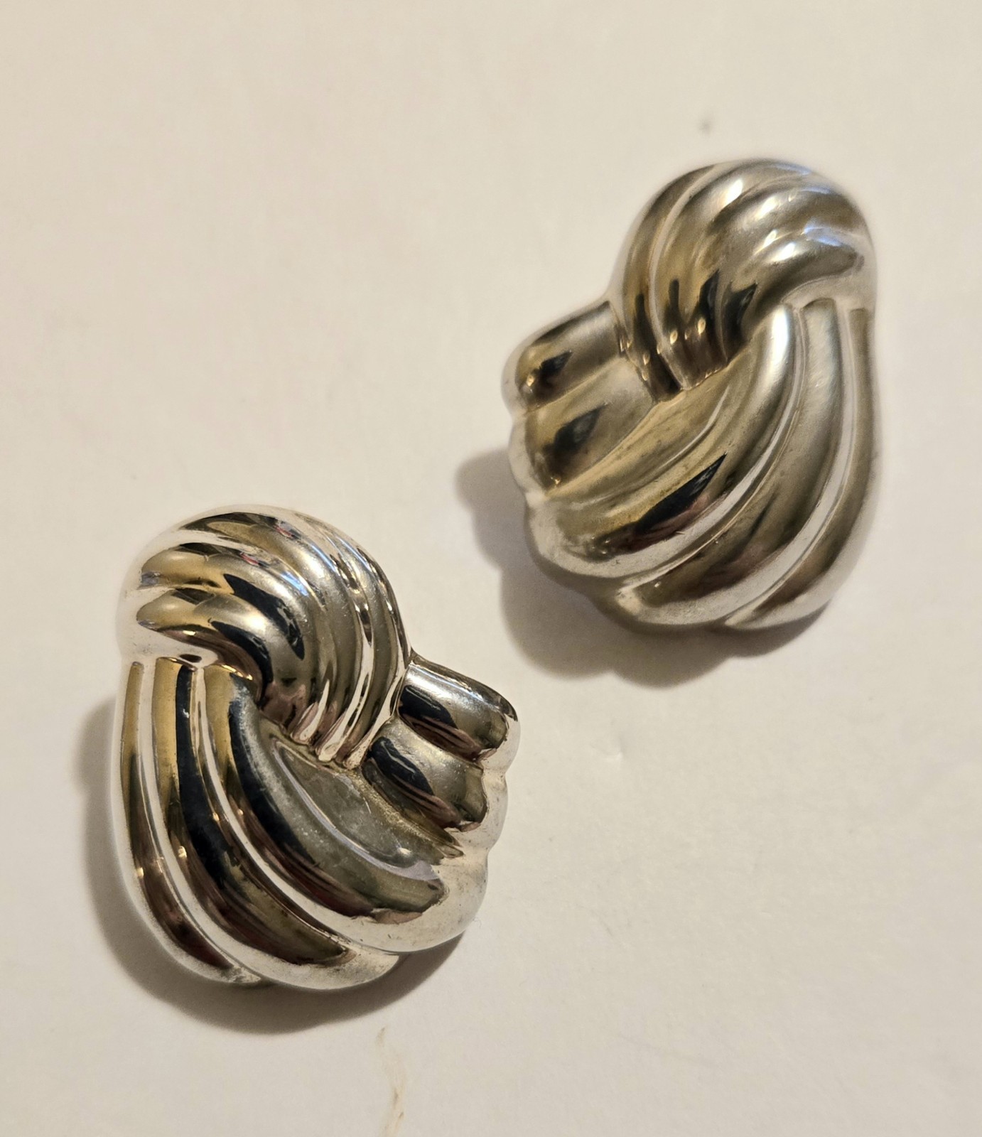 925 Sterling Silver GI Thailand Shell Knot Fan Hollow Earrings No Backs Pierced