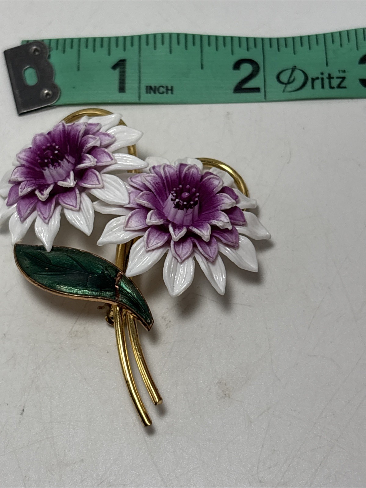 Flower Pin Brooch Plastic Flowers Enamel Leaf White Purple Green Gold Tone