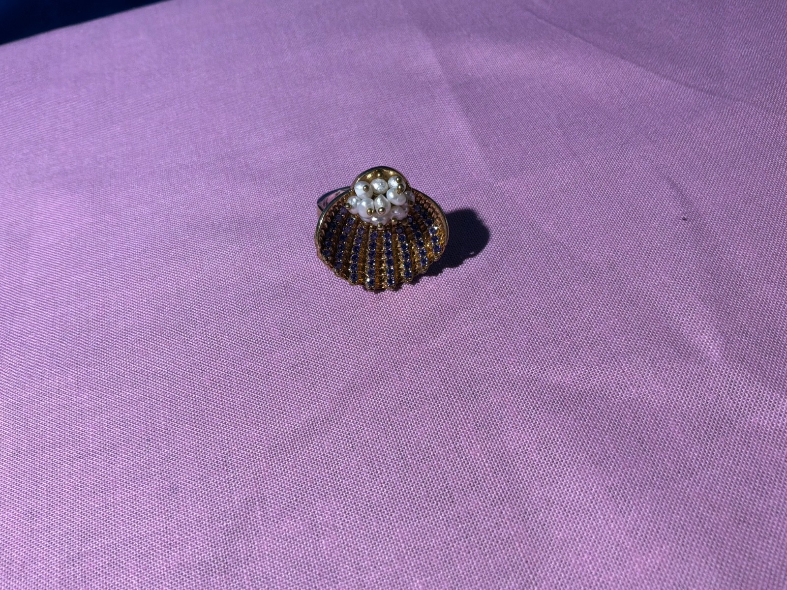 Vintage 1900’s Very Unusual Seed Pear & Amethyst Novelty Shell Clam Ring