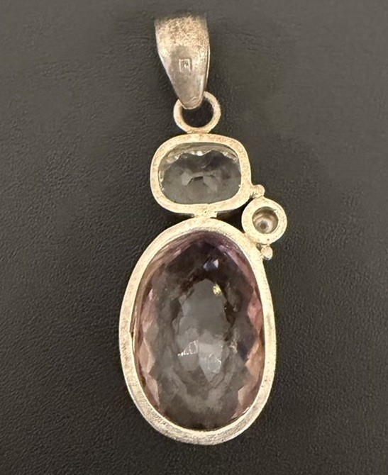 Vintage Artisian 925 Pendant With Light Purple Stone & Pearl Accent
