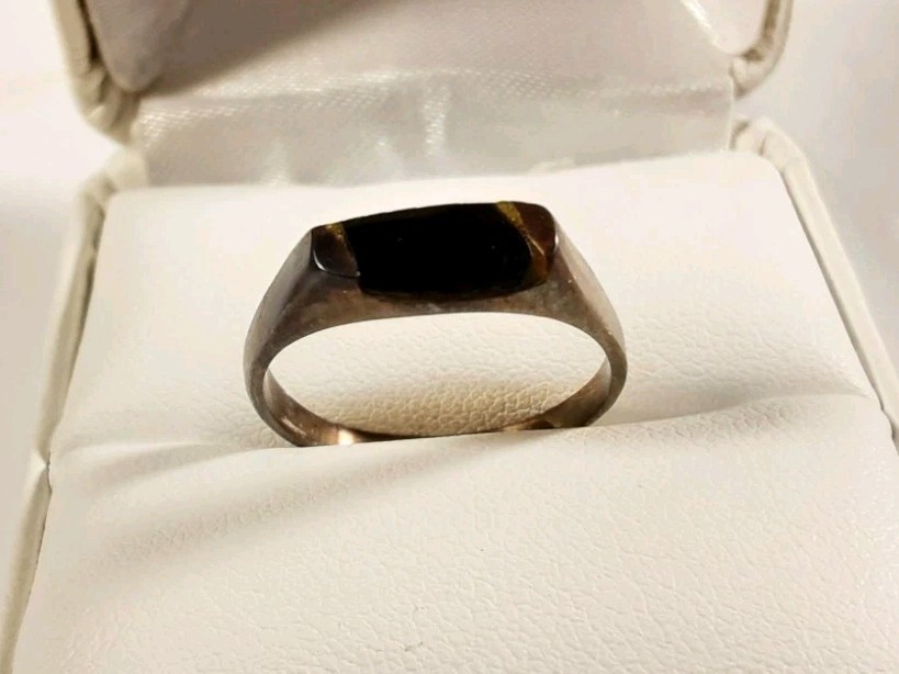 VINTAGE STERLING SILVER STACK STYLE ONYX SIZE 7.5 RING 2.3g AS IS