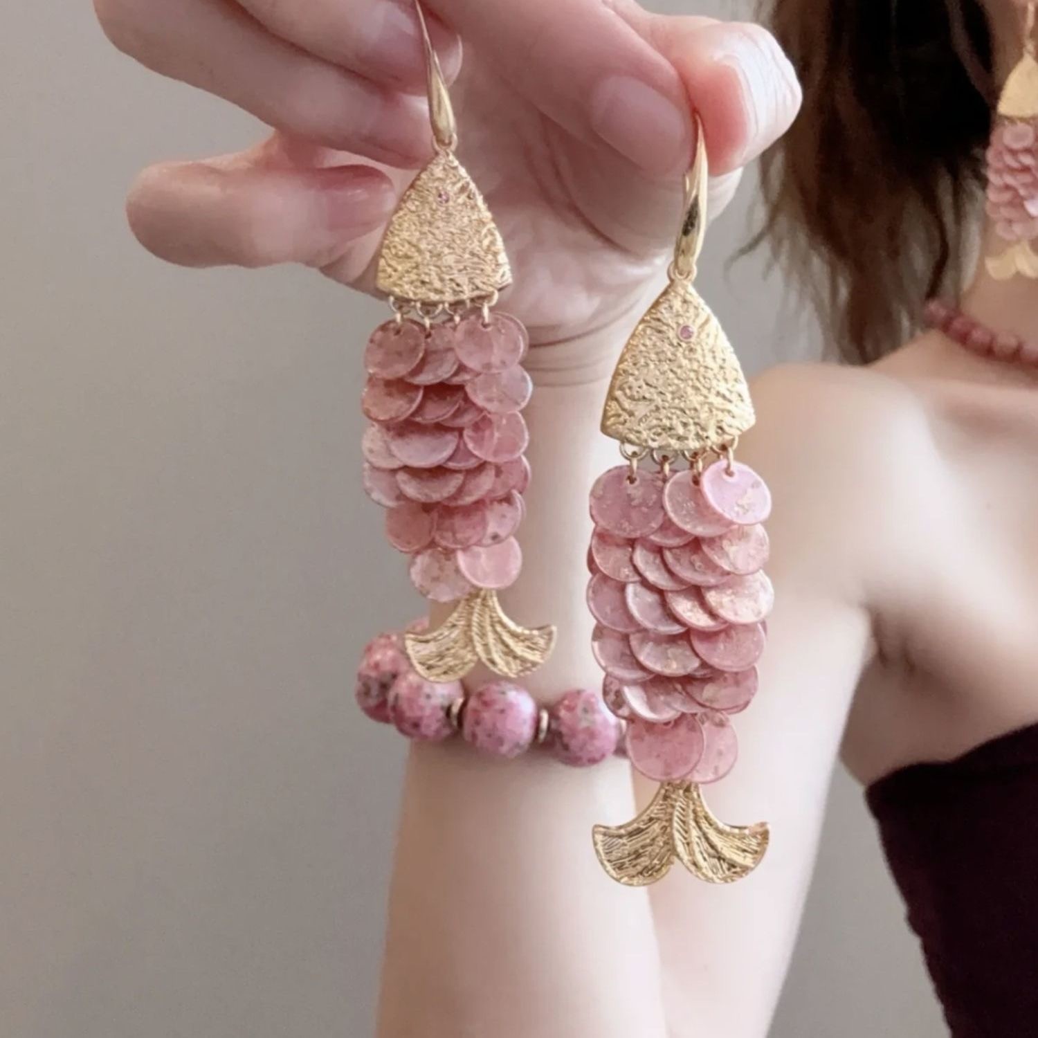 Vintage Pink Shell Scale Goldfish Exaggerated Hook Earrings New Arrival Jewelry