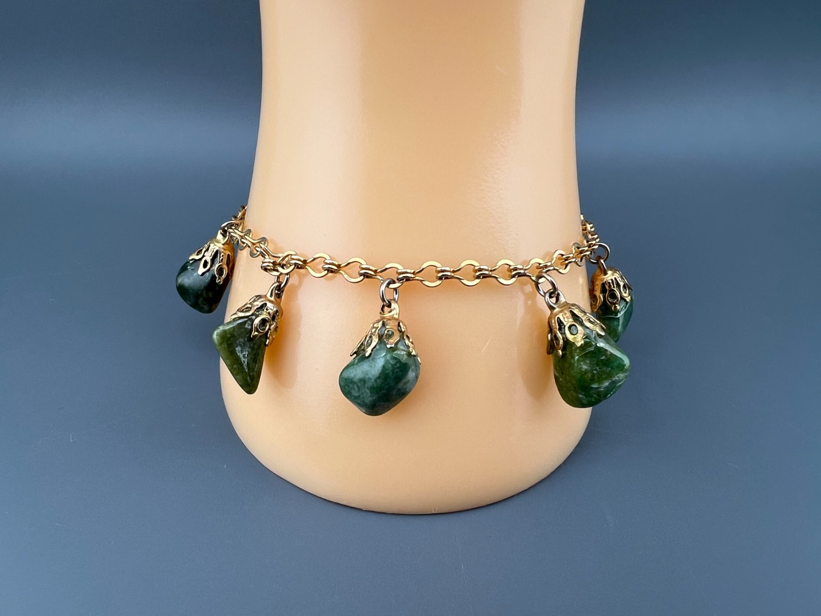 Vintage Charm Bracelet Green Gemstone Gold Tone Serpentine 7″ Fancy Link Boho