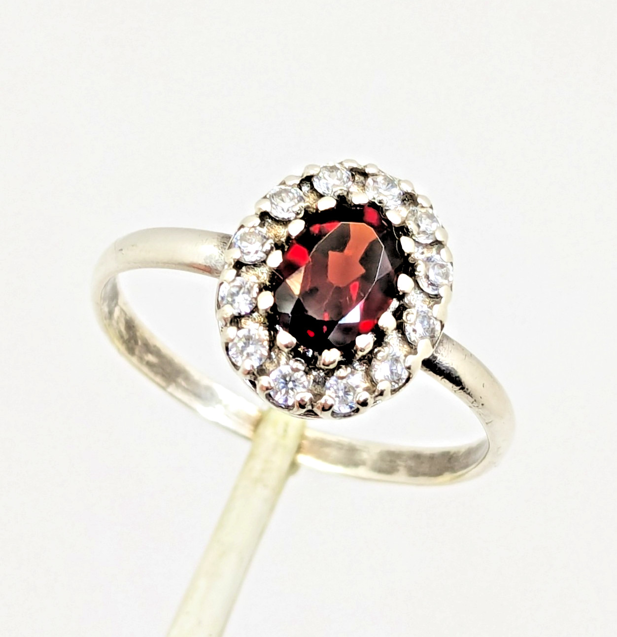 Vintage Elegant RING Silver 925 with Chic Bright Garnet -size: 10US (20mm) | #71