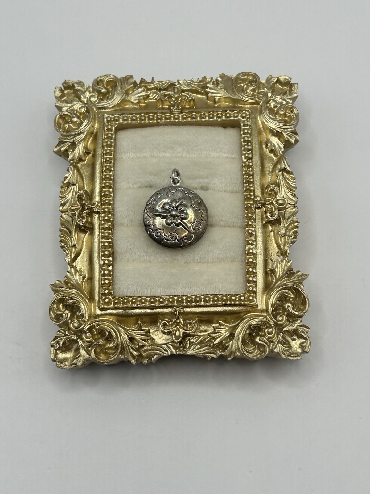 Vintage Round Locket Pendant Floral Etched Silver Tone Photo Charm Cottagecore
