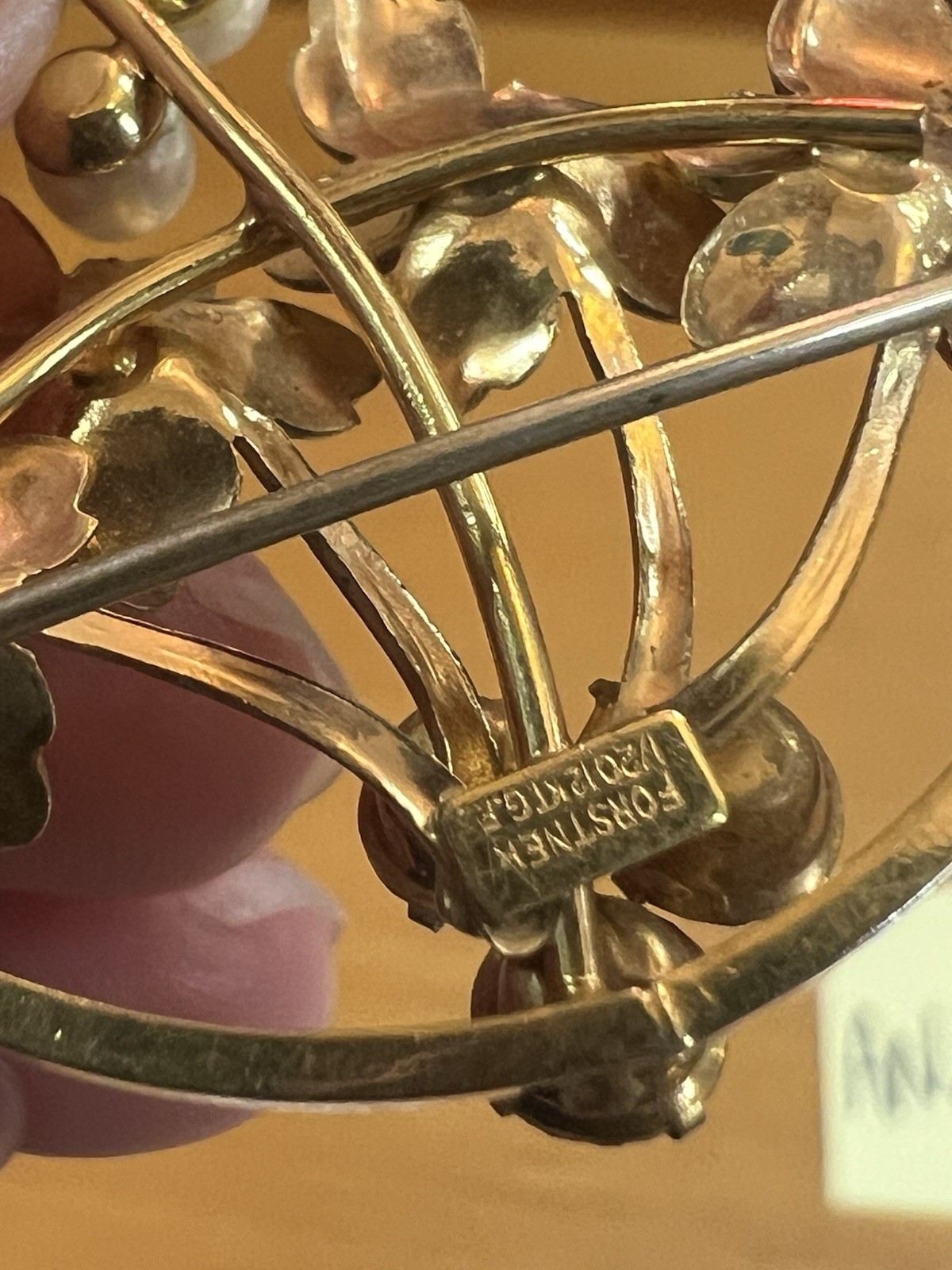 1/20th 12k Gold Filled Forstner Brooch With Leaf And Pearl