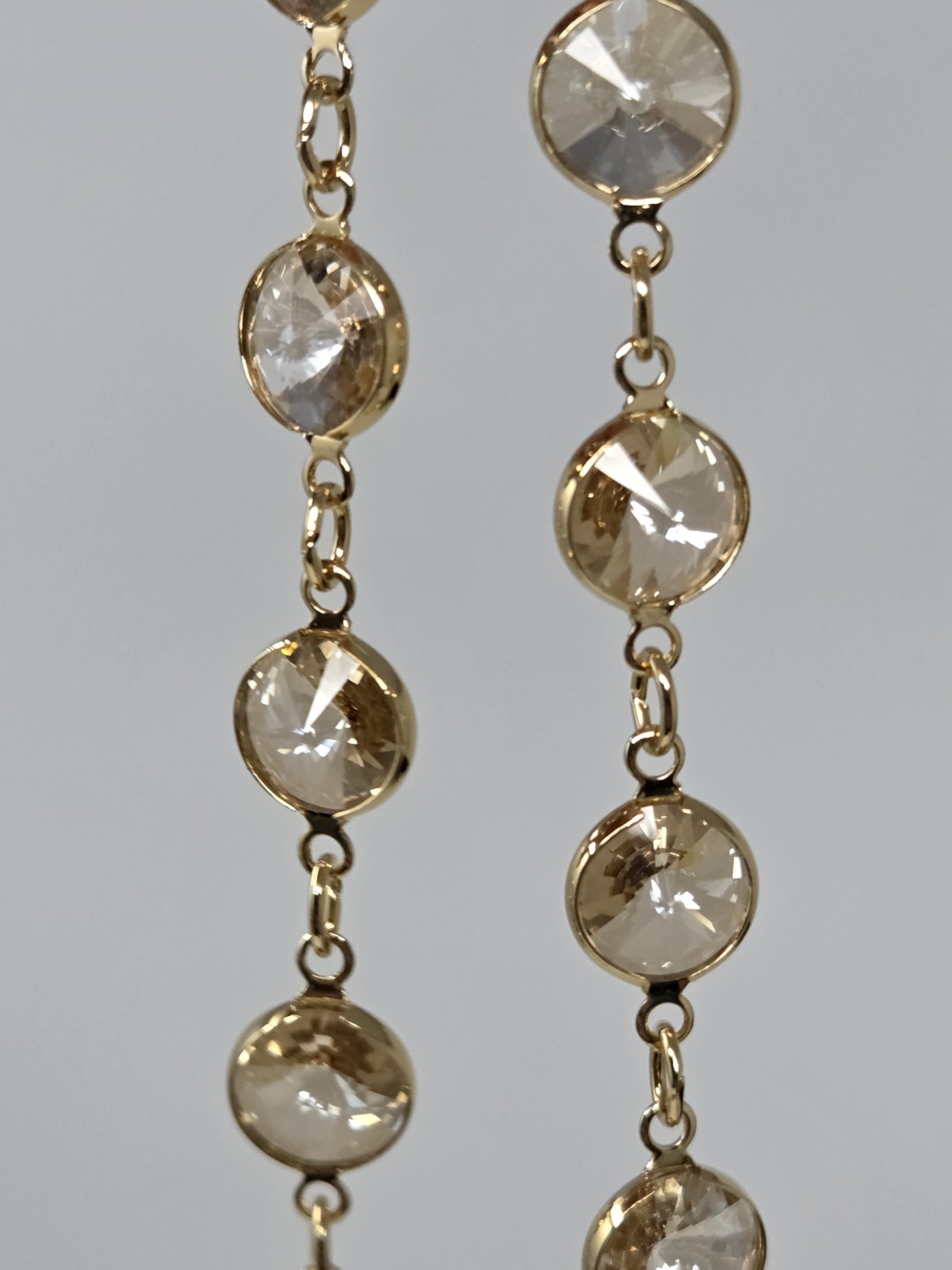 Champagne Crystal Bezel Necklace Gold Tone Vintage 17.5 Inches Sparkly!