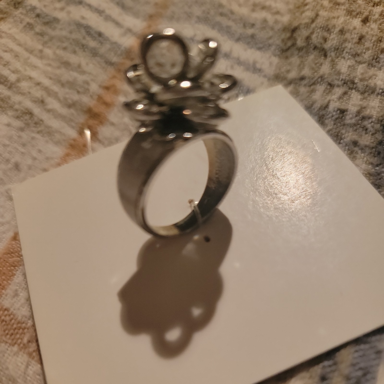 Beautiful Vintage MCM Cocktail Ring 18 k HGE Cut Crystal
