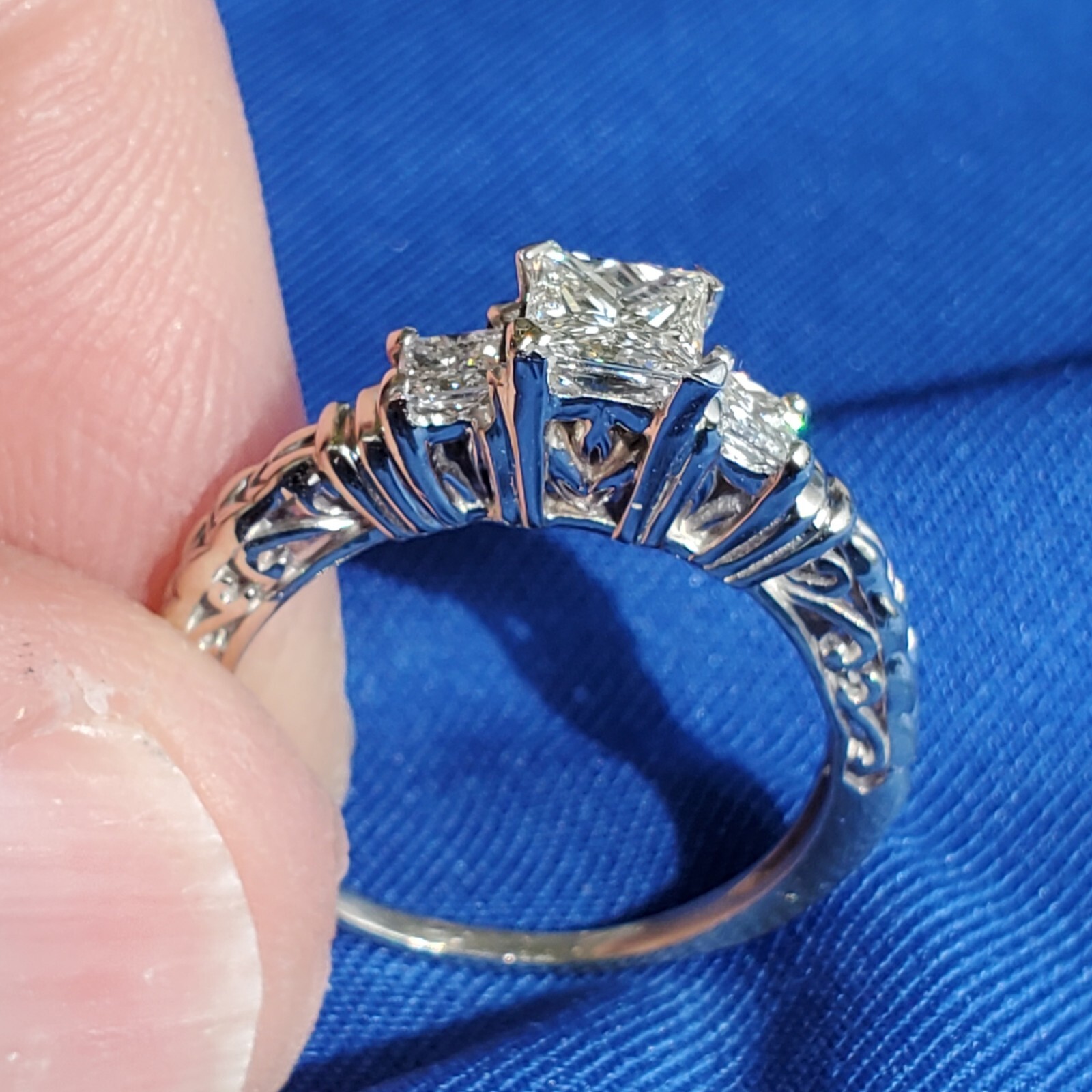Original EARTH MINED DIAMOND Princess Engagement Ring 3 Stone Solitaire 14K GOLD