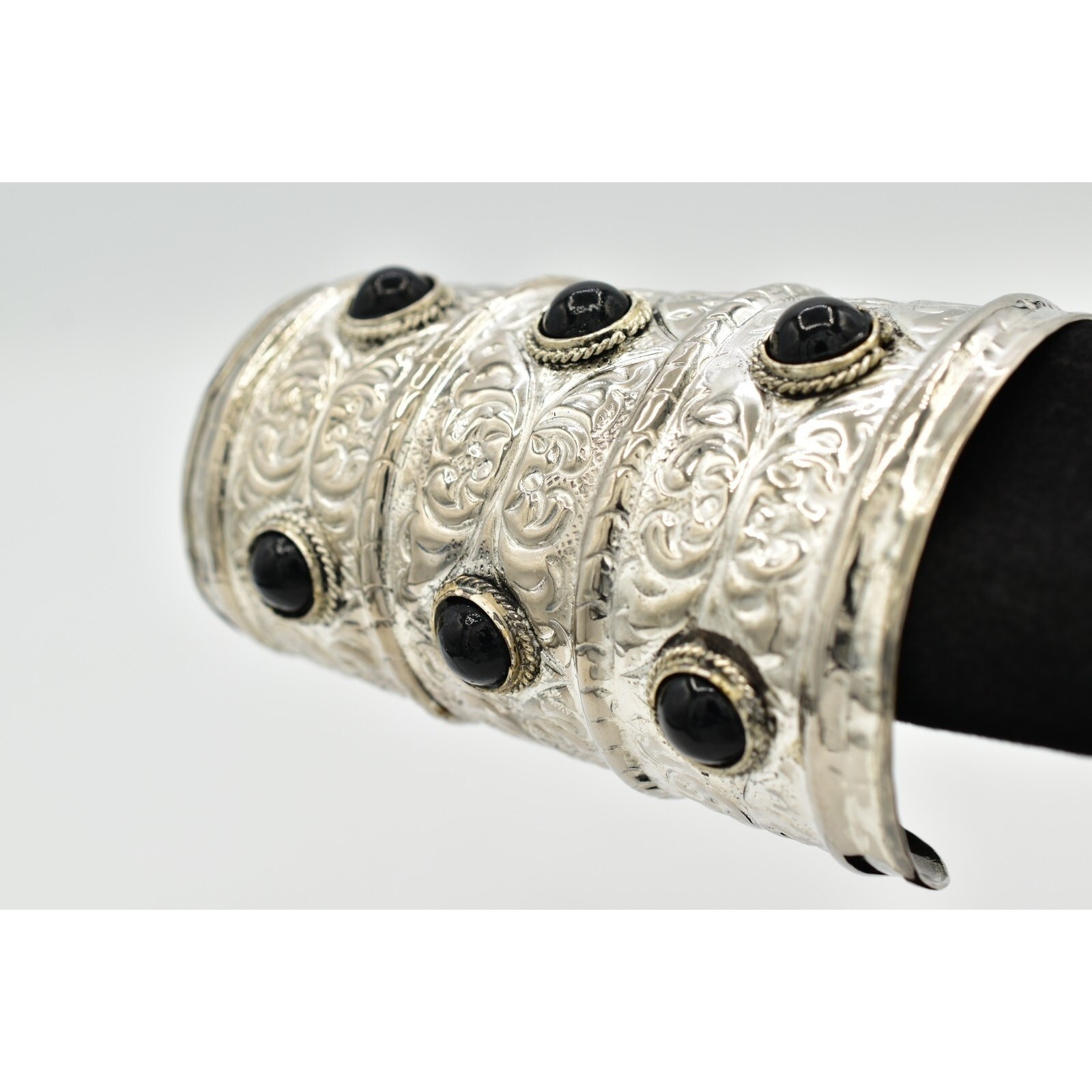 Vintage Wide Cuff Bracelet Black Cabochon Boho Heavy Chunky Tribal 1970s Bin4