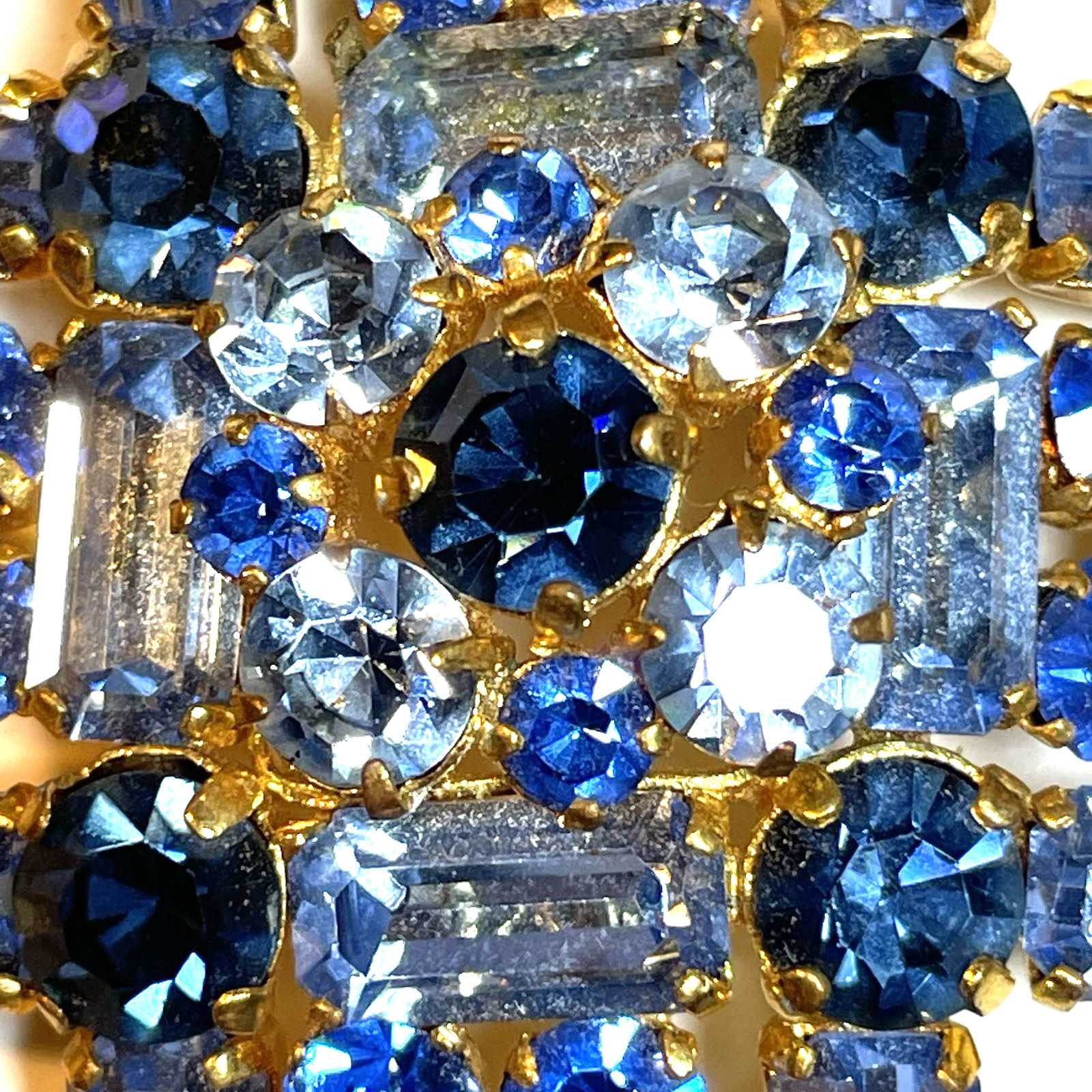 VINTAGE AUSTRIA MINT BLUE RHINESTONE TIERED STARBURST BROOCH PIN MCM JEWELRY 50S