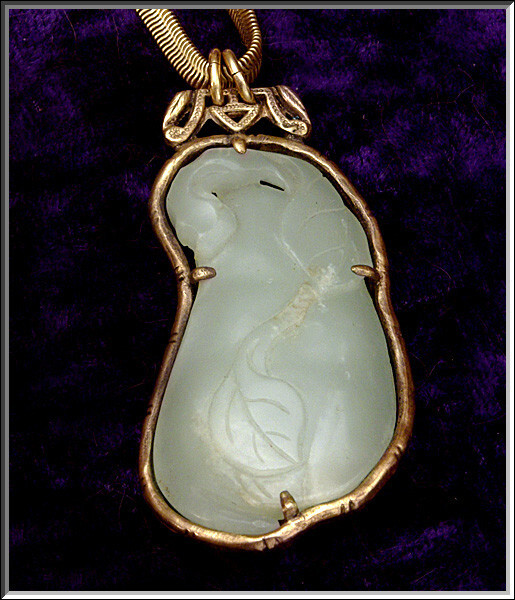 Antique Chinese 3″ CELADON JADE Carved Bean Pod w/Leaf Gold Tone Toggle Necklace