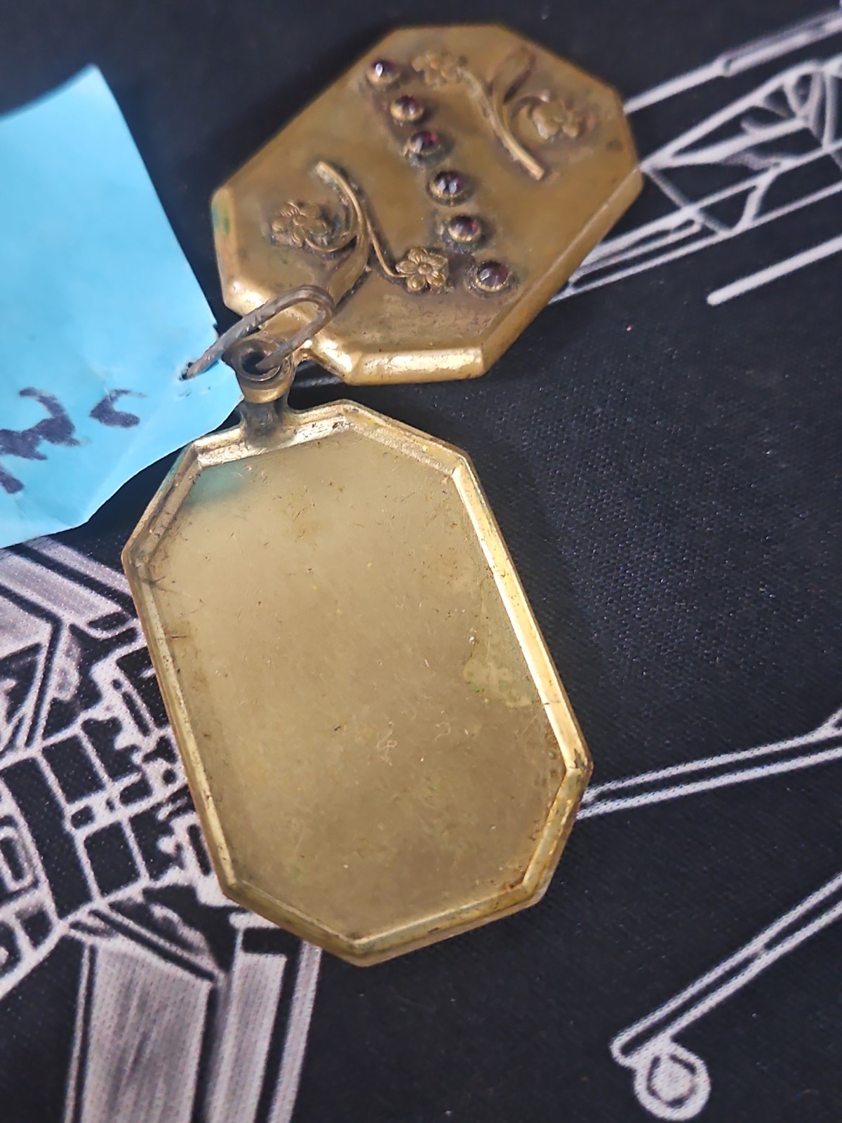 Antique Locket Raised Flower Pattern With Stones