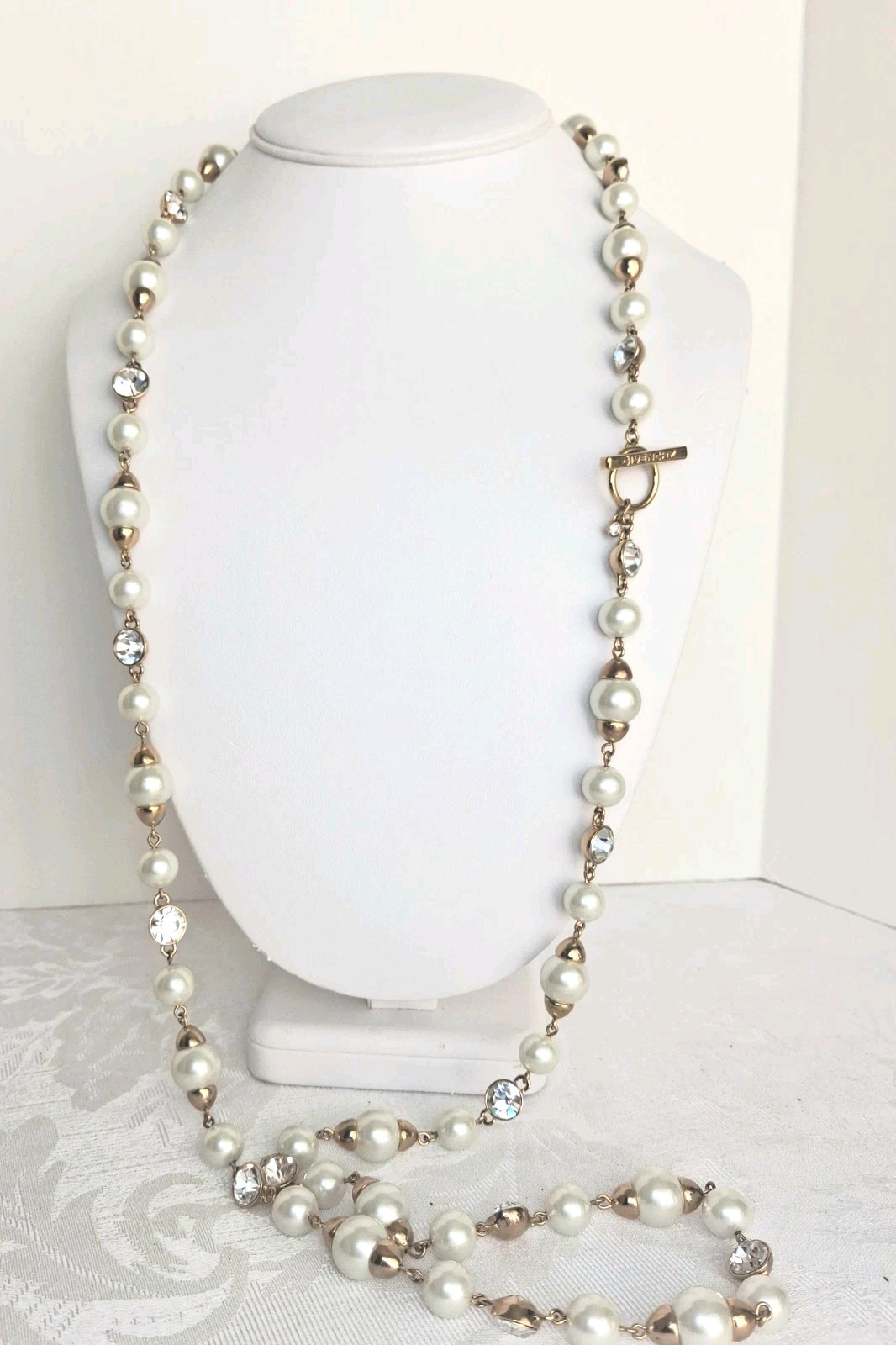 Vintage Givenchy pearl and crystal statement Rich mom necklace Ivory gold 20 in