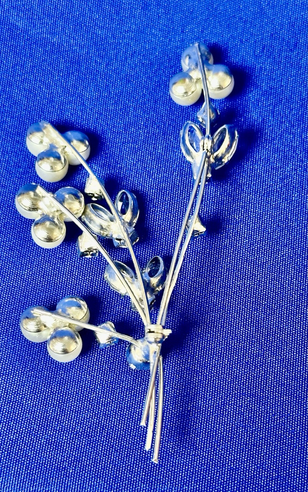 Floral Spray Silver-tone Stems Clear Rhinestones & Faux Pearl Flower Tips Brooch