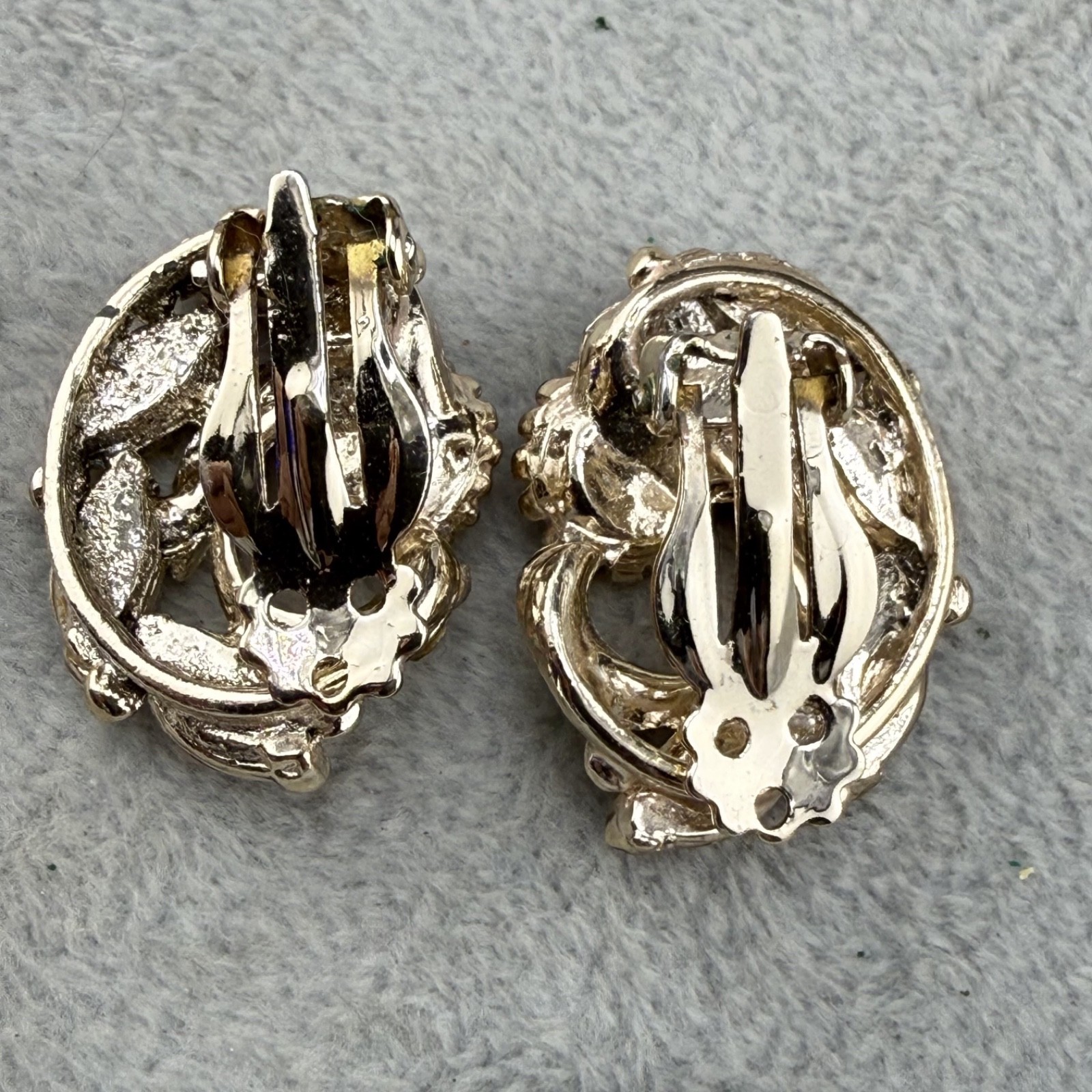 Vintage Clip On Earrings Gold Tone Pastel READ