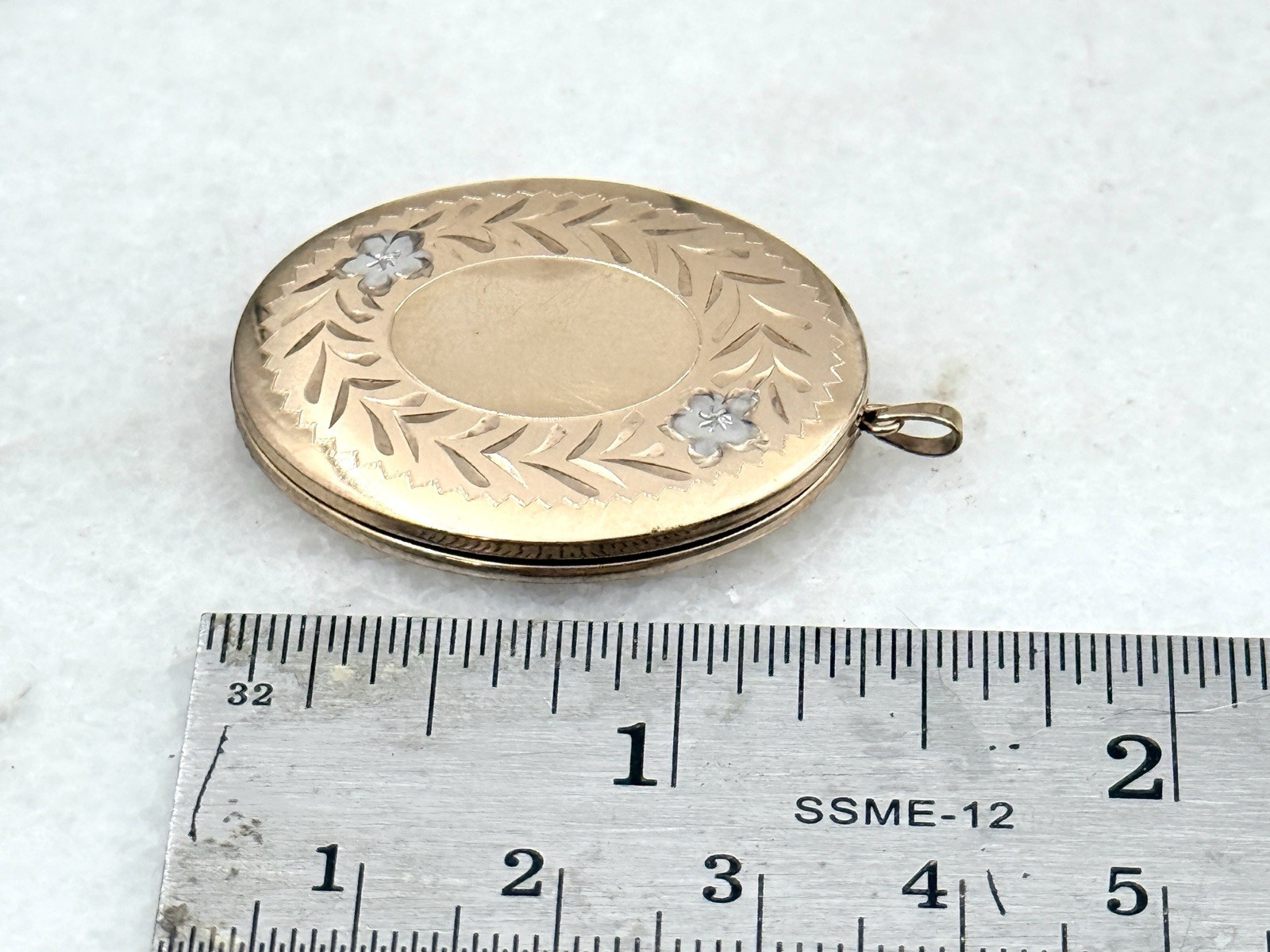 Vintage 14k Gold Filled Multi Photo Oval Locket Oval Floral Etched Family Locket