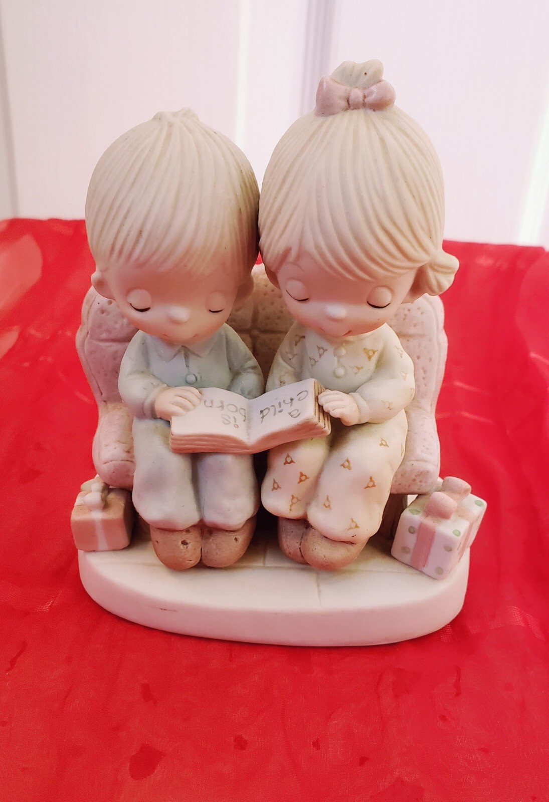 Vintage Collectible 1978 Jonathan David A CHILD IS BORN ENESCO Porcelain Figure