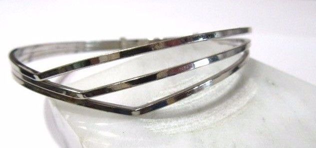 SILVER TONE PLATED METAL STYLISH WIRE TRENDY BRACELET BANGLE OPEN WORK VINTAGE