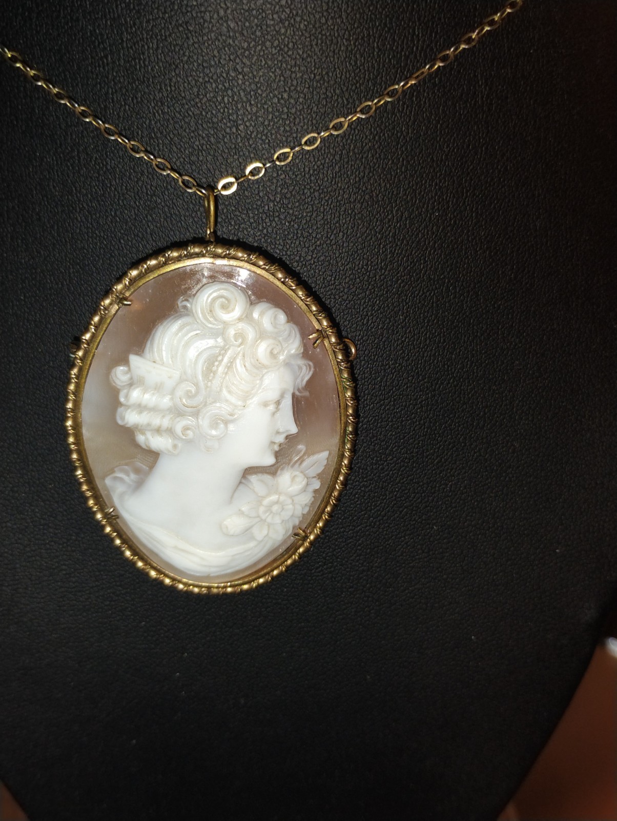 Vintage Cameo