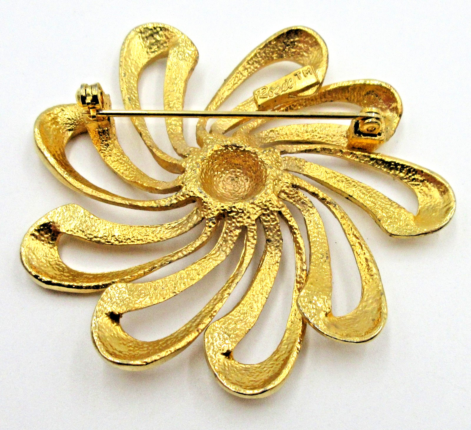 VTG 70s TO 90s ROGET TM BIG open work Brooch Pin texured & Shiny gold tone mtl
