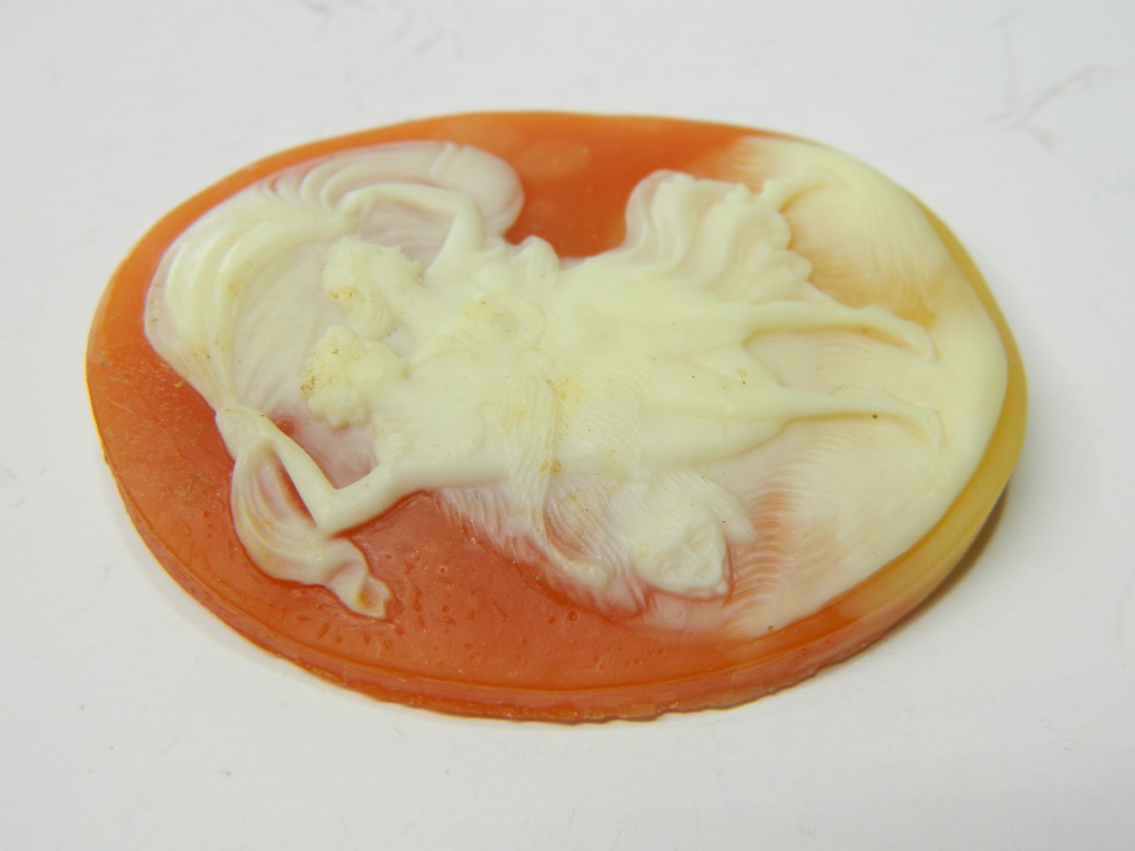 VINTAGE TWO WOMEN DANCING CARVED UNMOUNTED LOOSE RESIN CAMEO PEACH & WHITE