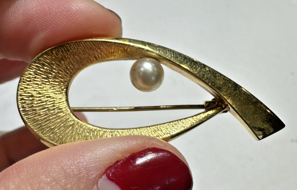 Vintage Rolled Gold Pearl Swirl Teardrop Bow Brooch Made Germany