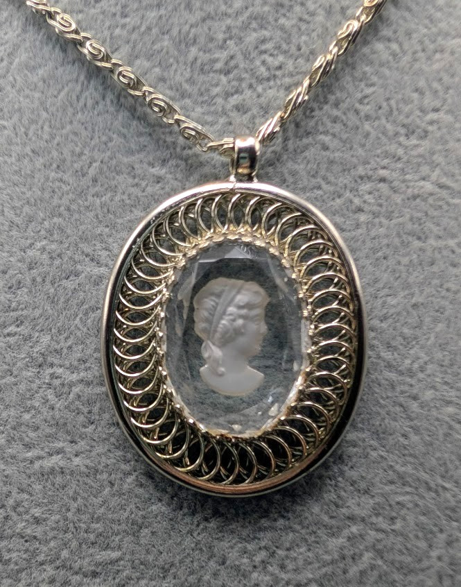Vintage Reverse Cameo Intaglio Pendant Necklace, Unmarked (Whiting & Davis ?)