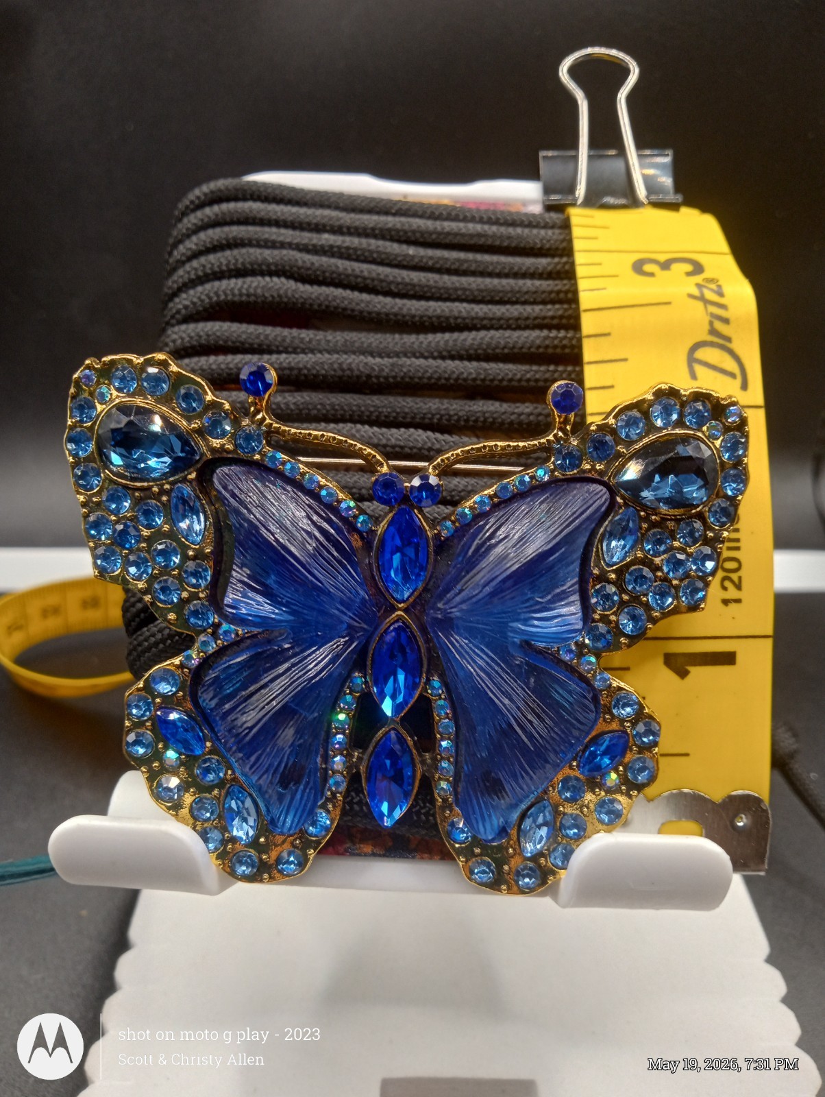 vinage style blue enamel and rhinestone brooch