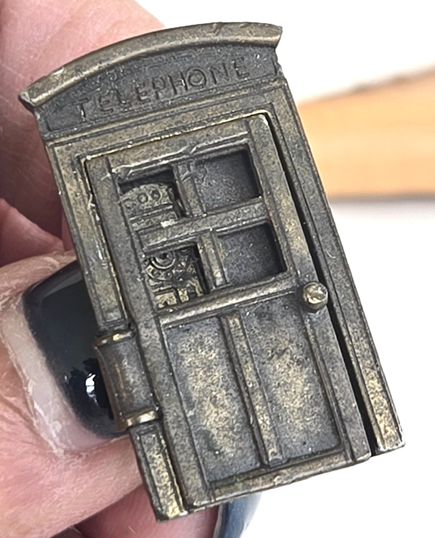 Vintage JJ Jonette Jewelry Opening Door Telephone Booth Bronze Color Pin 1.25″