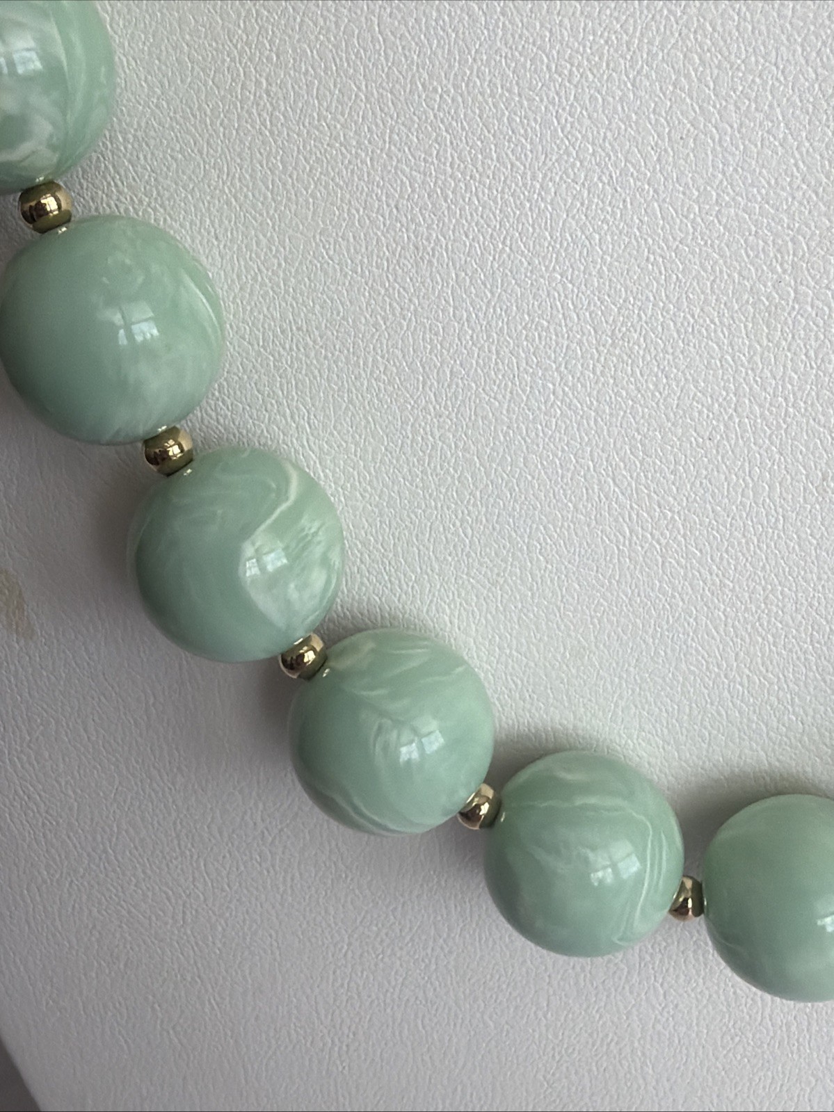 Vtg Monet Mint Green Necklace: Gold Tone/ Very Good Pre-owned Condition