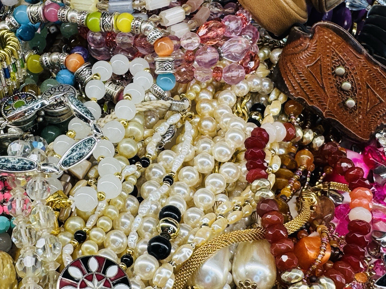 Necklace Bracelet Jewelry Lot Unsigned Over 110 Pieces Resellers All Wearable