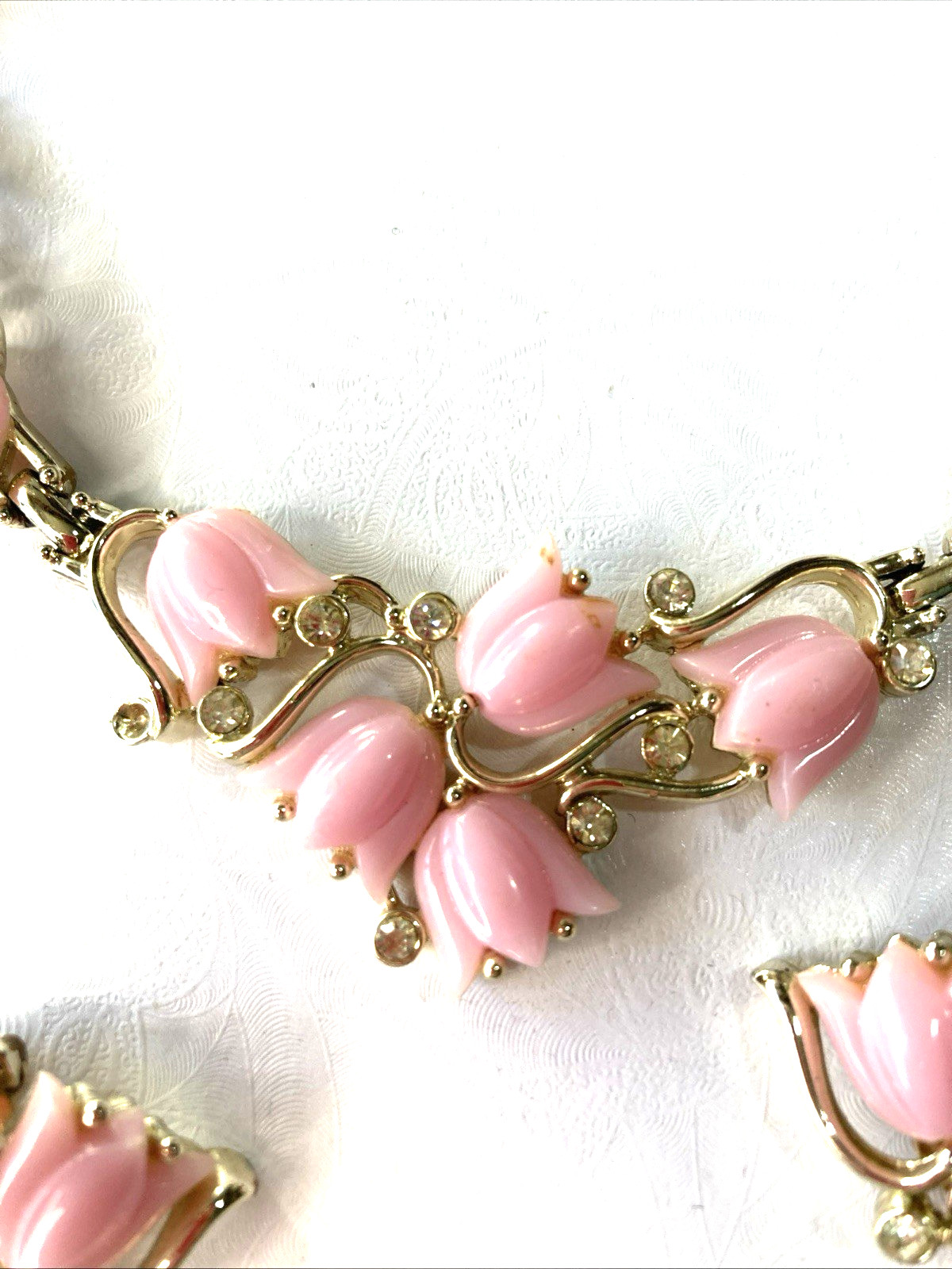 1960’S KRAMER PINK THERMOSET TULIP BEAD 16″ CHOKER NECKLACE & Clip On Earrings