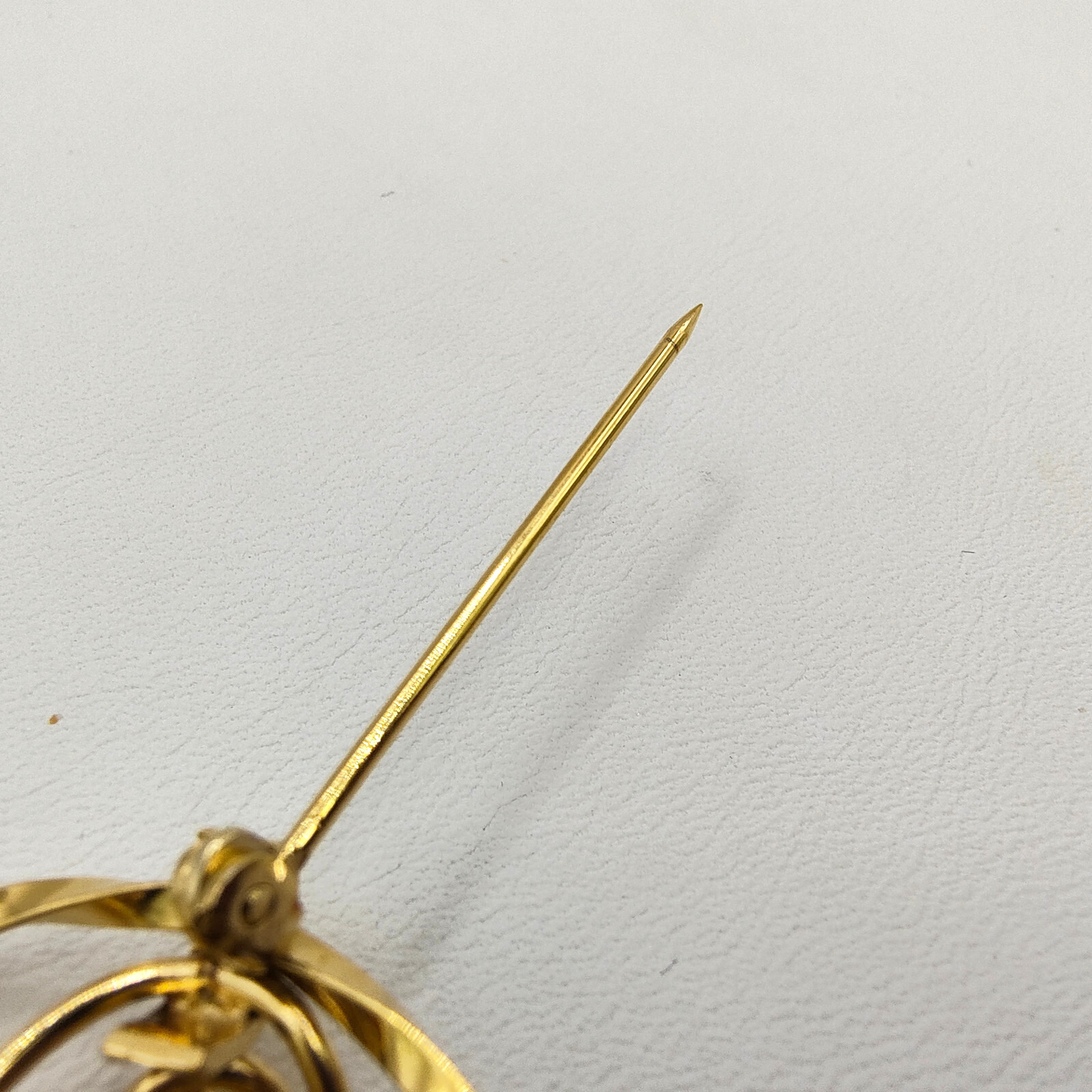 Vintage Karen Lynne Round Rose Brooch Pin 12K Gold Filled Carved Resin Signed