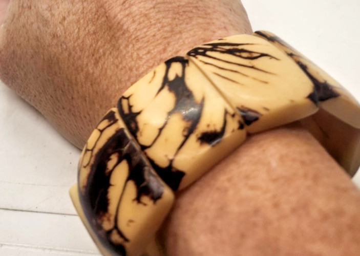 Vintage African Handcrafted Stretch Bracelet Cream & Black Resin/Bone Tribal