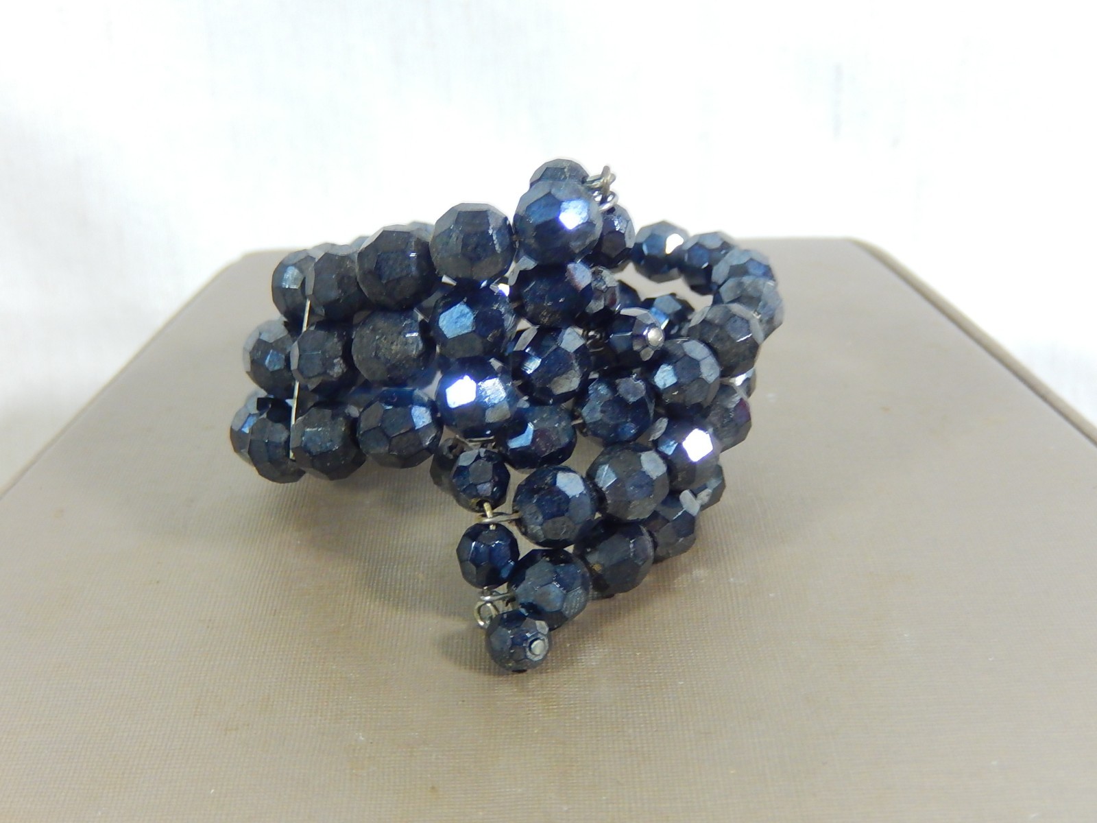 VTG RETRO HEMATITE CRYSTAL BEAD 3 ROW COIL WRAP BRACELET WITH DANGLES