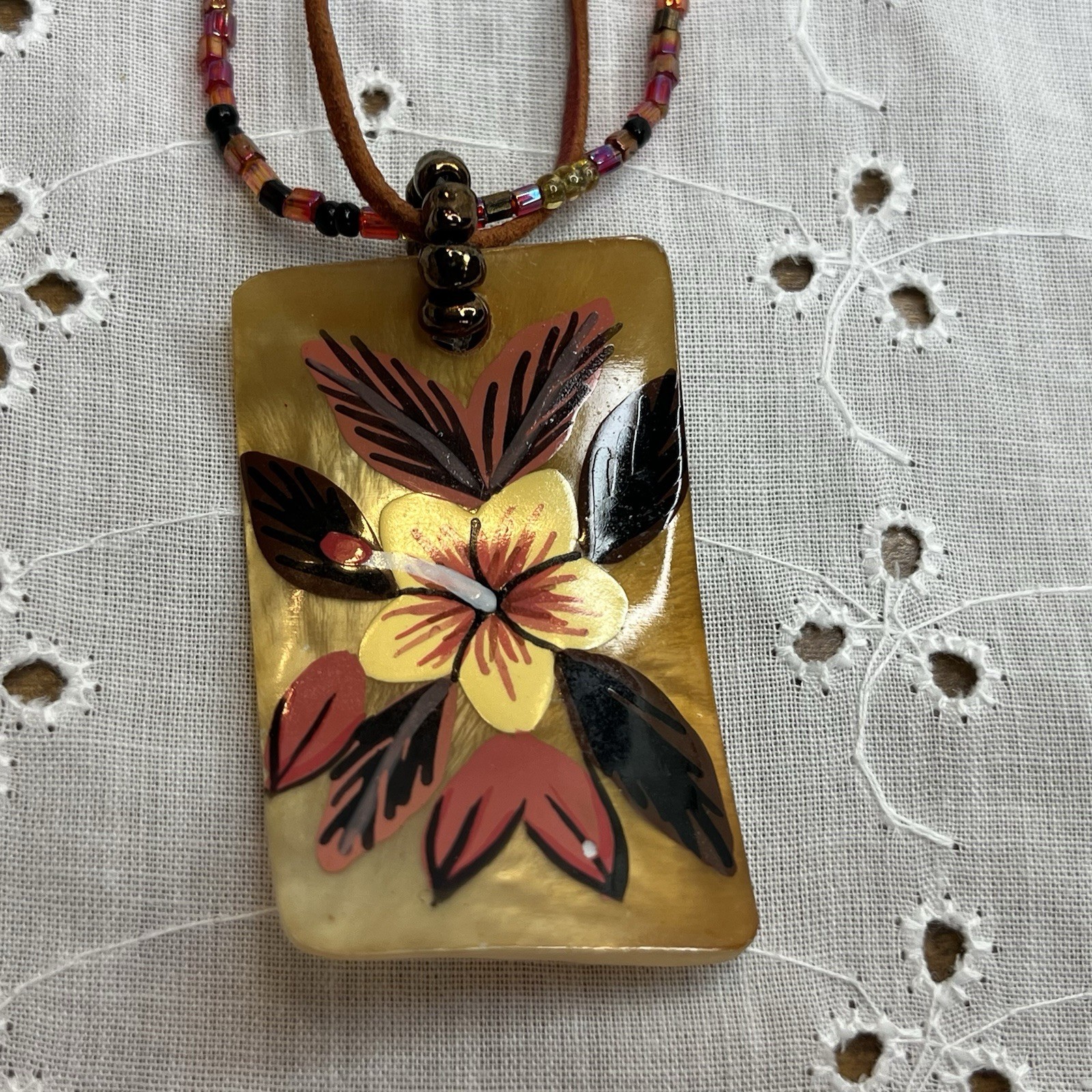 Vintage Hand Painted Hibiscus Mother of Pearl Beaded Necklace