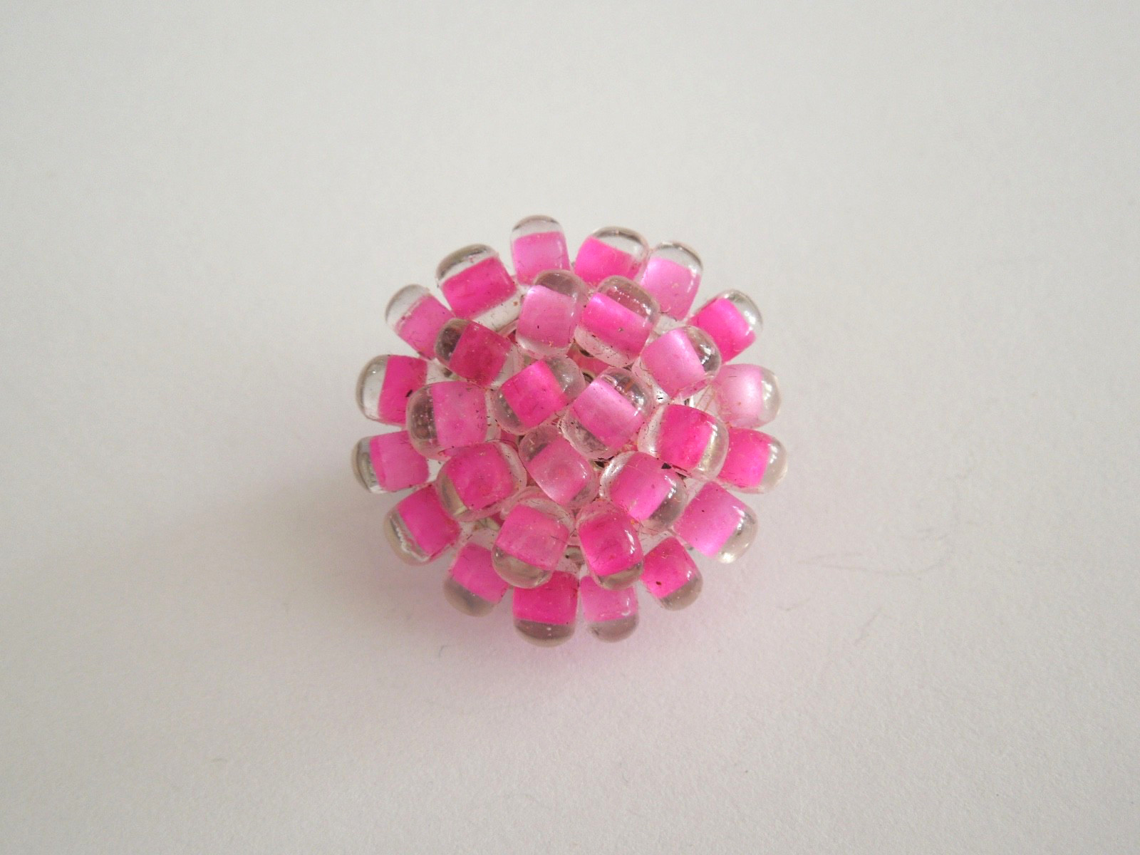 Vintage Glass Bead Brooch Pink, 1950s–60s 7.2 G/Ø 2.5 CM