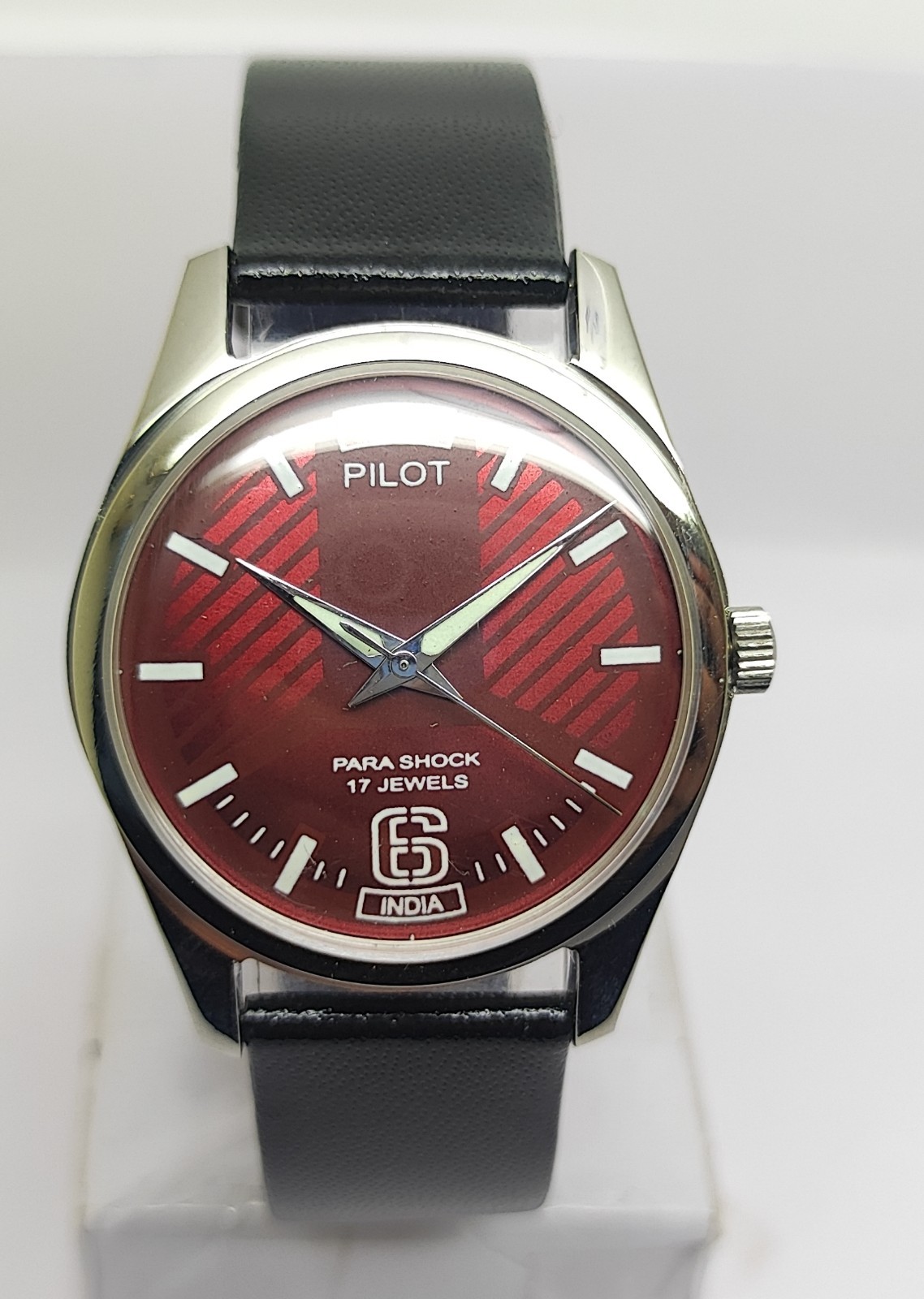 Vintage Hmt Pilot Red Dial 17 Jewels Para Shock Mechanical hand winding Watch