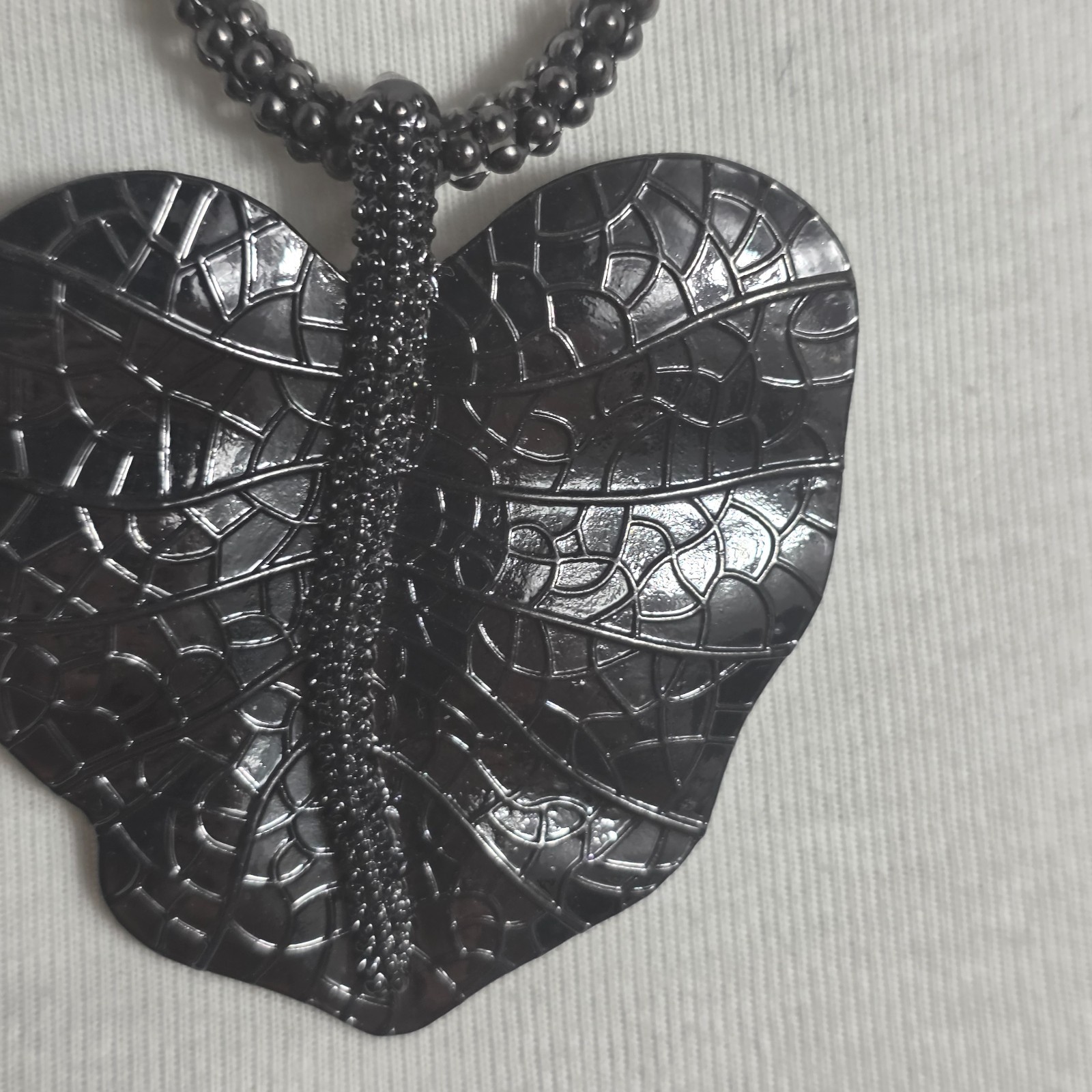 Gunmetal Gray Hammered Metal Heart-Shaped Leaf Pendant Necklace