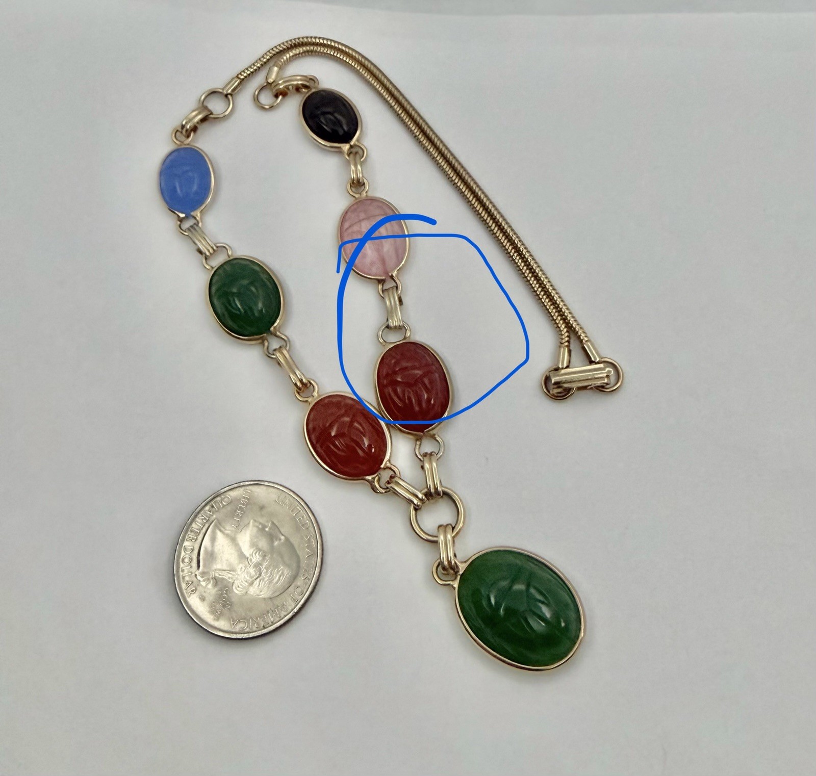 Vintage Multicolor Carved Stone Scarabs Goldtone Chain Pendant Necklace 17 1/4”