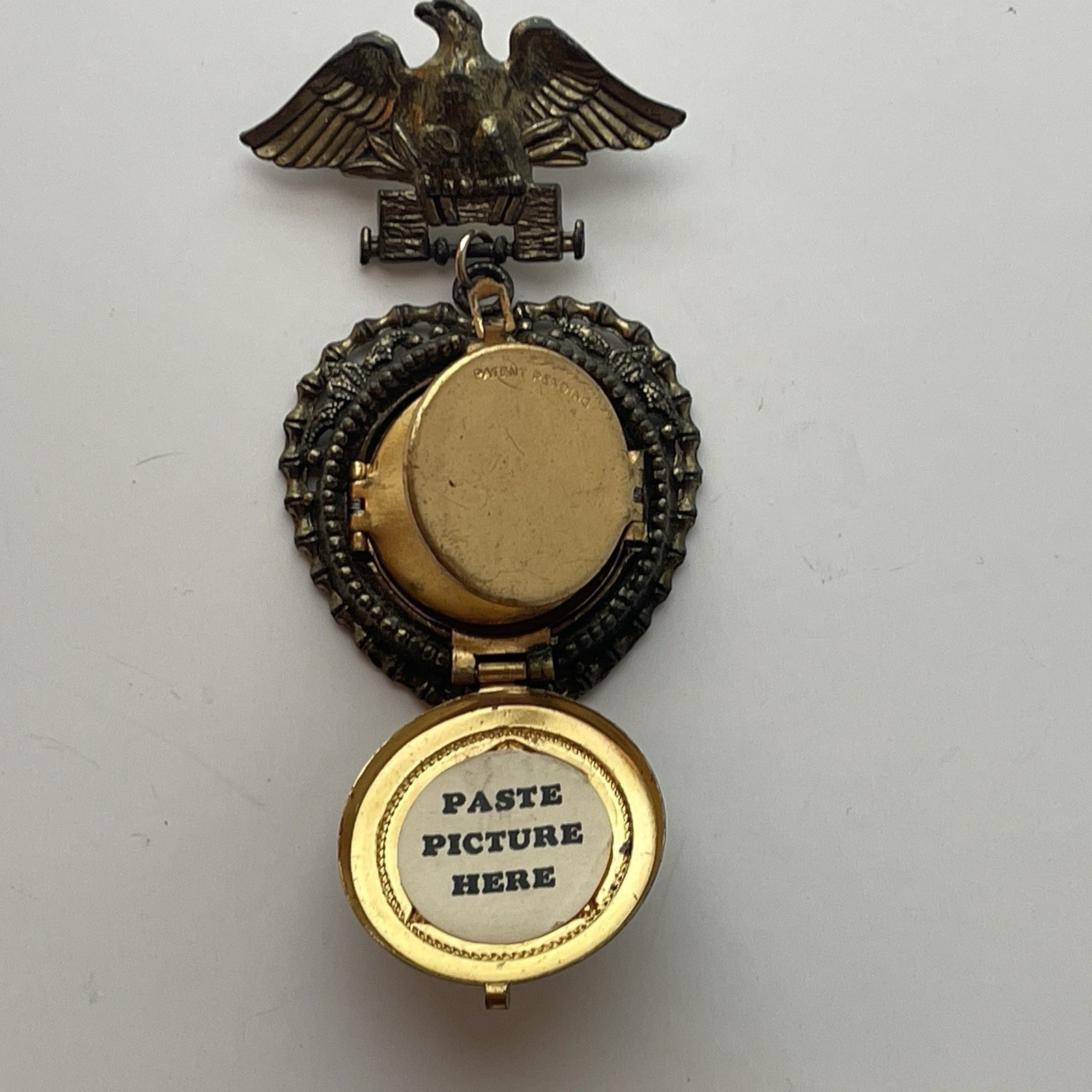 Locket Eagle Military Four Photo Brooch Pin Folding Military Themed Vintage